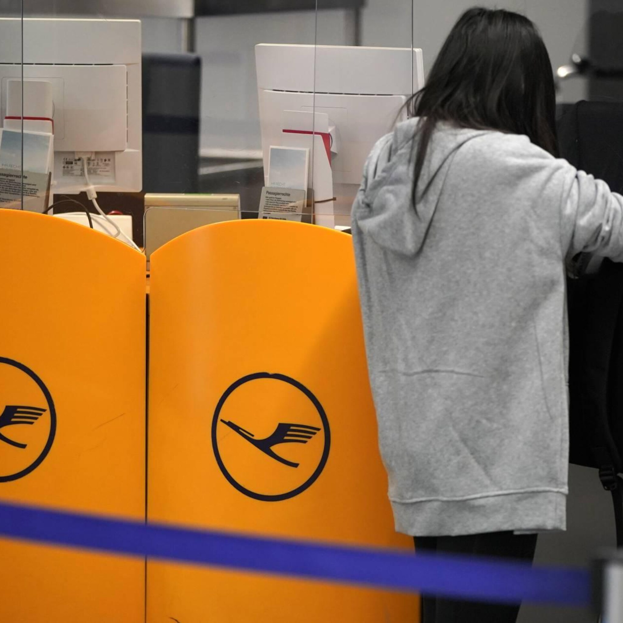 veel vluchten geannuleerd op luchthaven frankfurt door ijzel