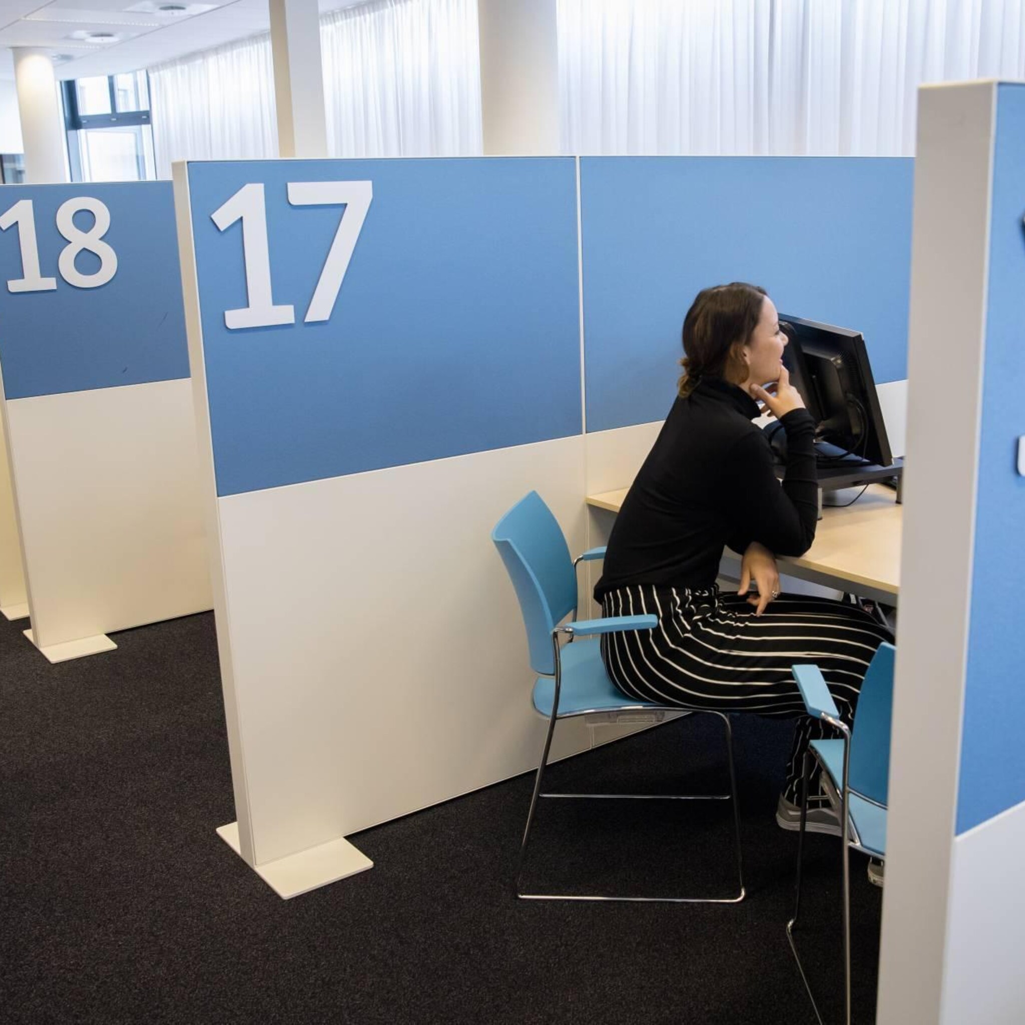 veel minder jongeren vragen werkloosheidsuitkering aan