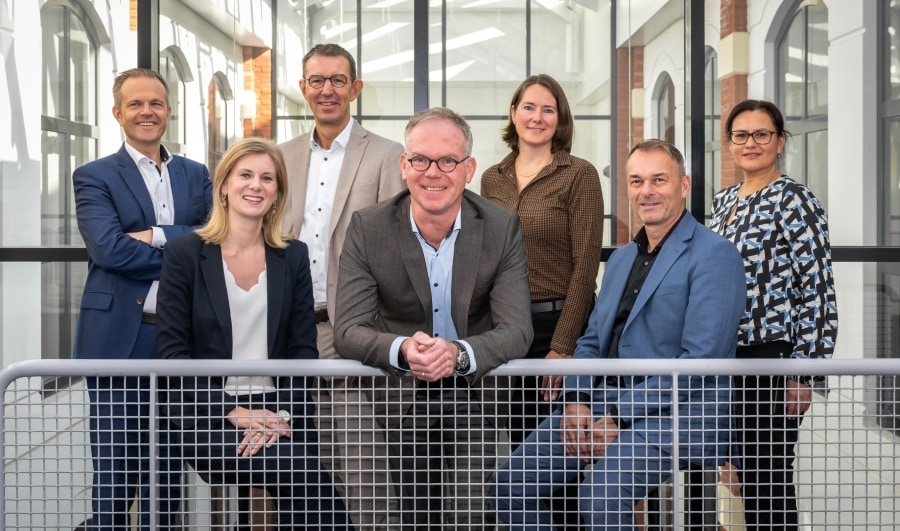 Het team van Auréus. Anne de Koeijer (tweede van links) en Marco de Smidt (tweede van rechts).