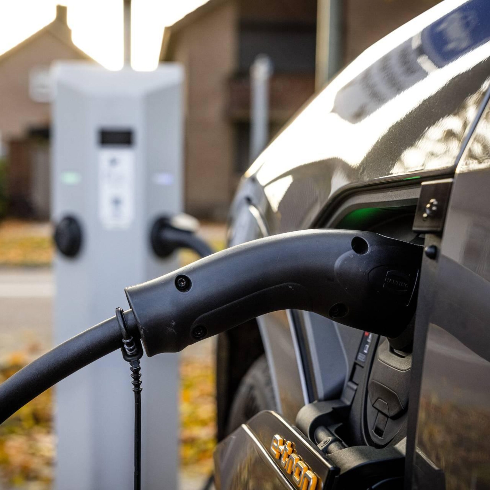 vw ziet europese vraag elektrische auto s dalen door duur stroom