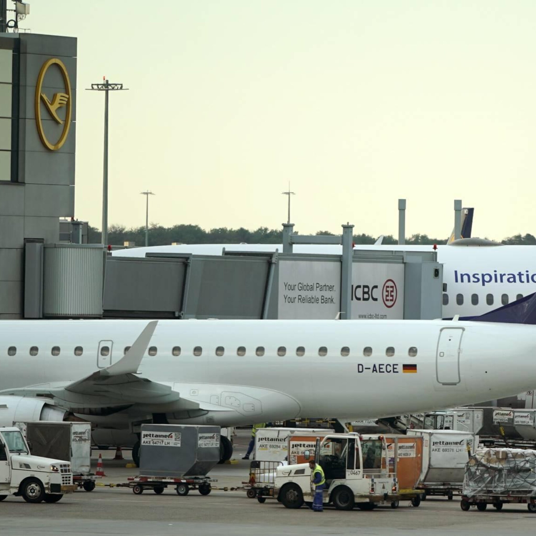 herstel passagiersvervoer op luchthaven frankfurt zet door