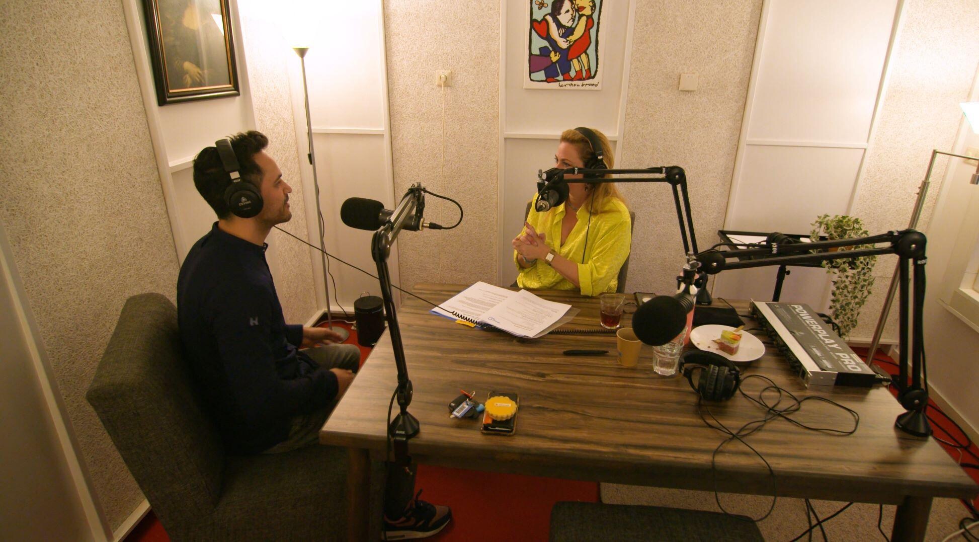 Seizoen 2 van Droomstart is begonnen. Junior Lugte in de studio van As We Speak Podcasts in Hilversum.