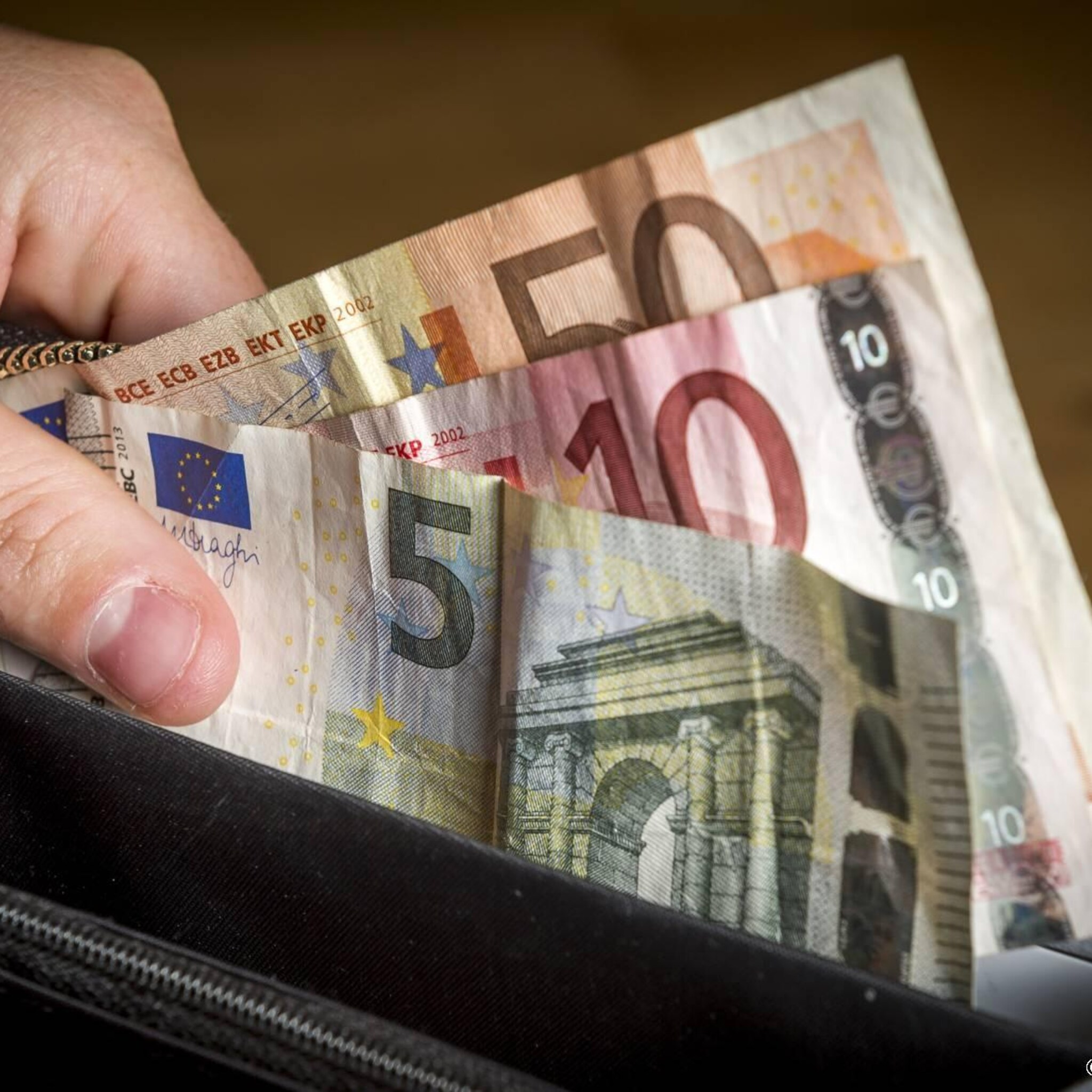 onderzoek werkgevers komen personeel tegemoet in gestegen kosten