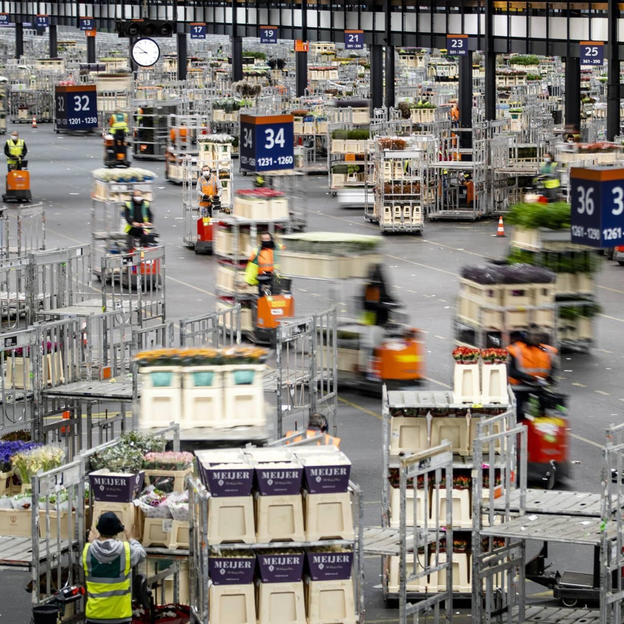 nederlandse industrie produceert ruim 3 procent meer in oktober