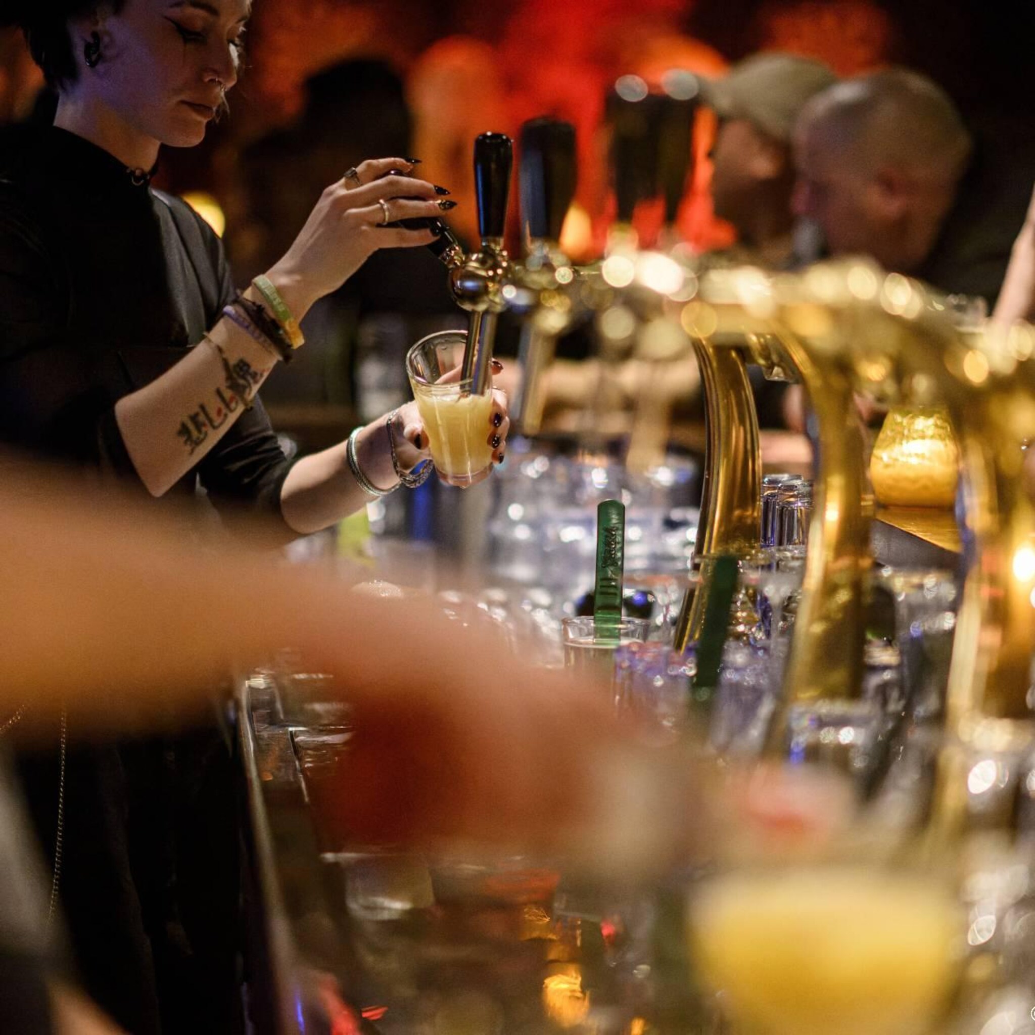 abn amro baan in horeca minder populair bij jongeren