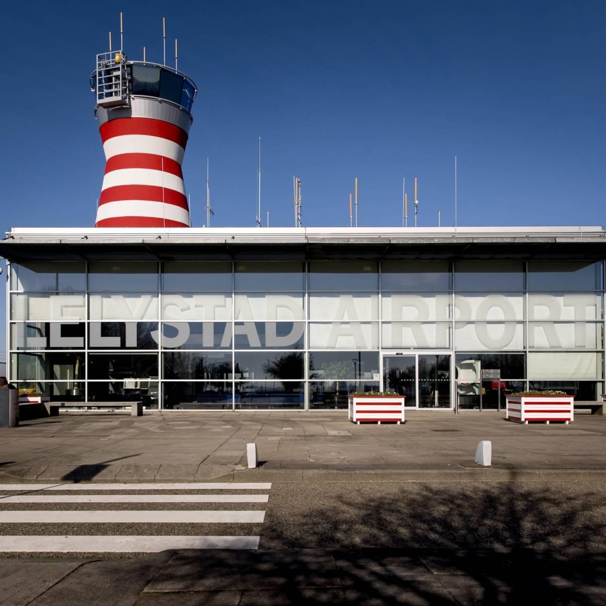 schiphol benadert boeren voor stikstofrechten lelystad airport