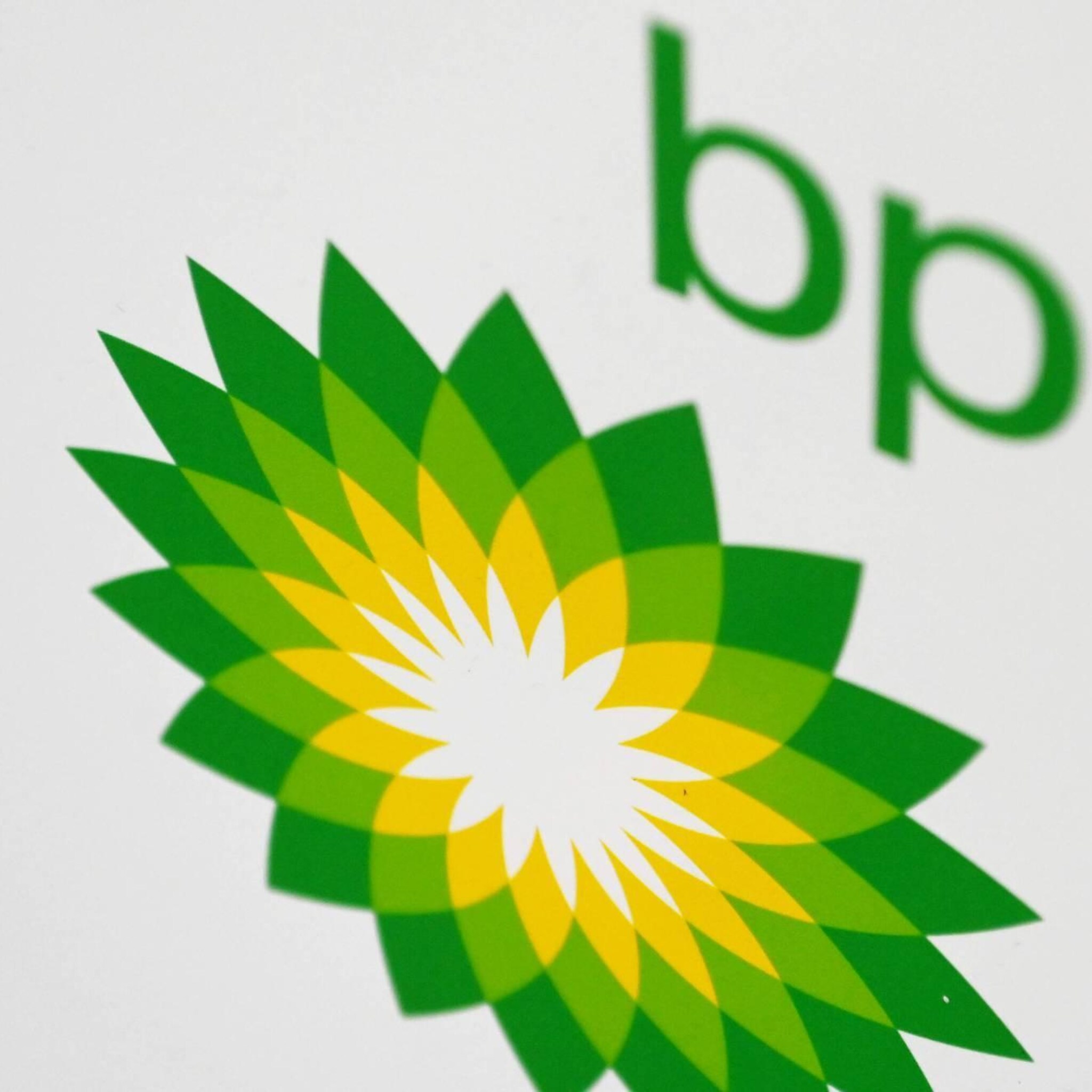 na acties alsnog cao akkoord bij rotterdamse olieraffinaderij bp