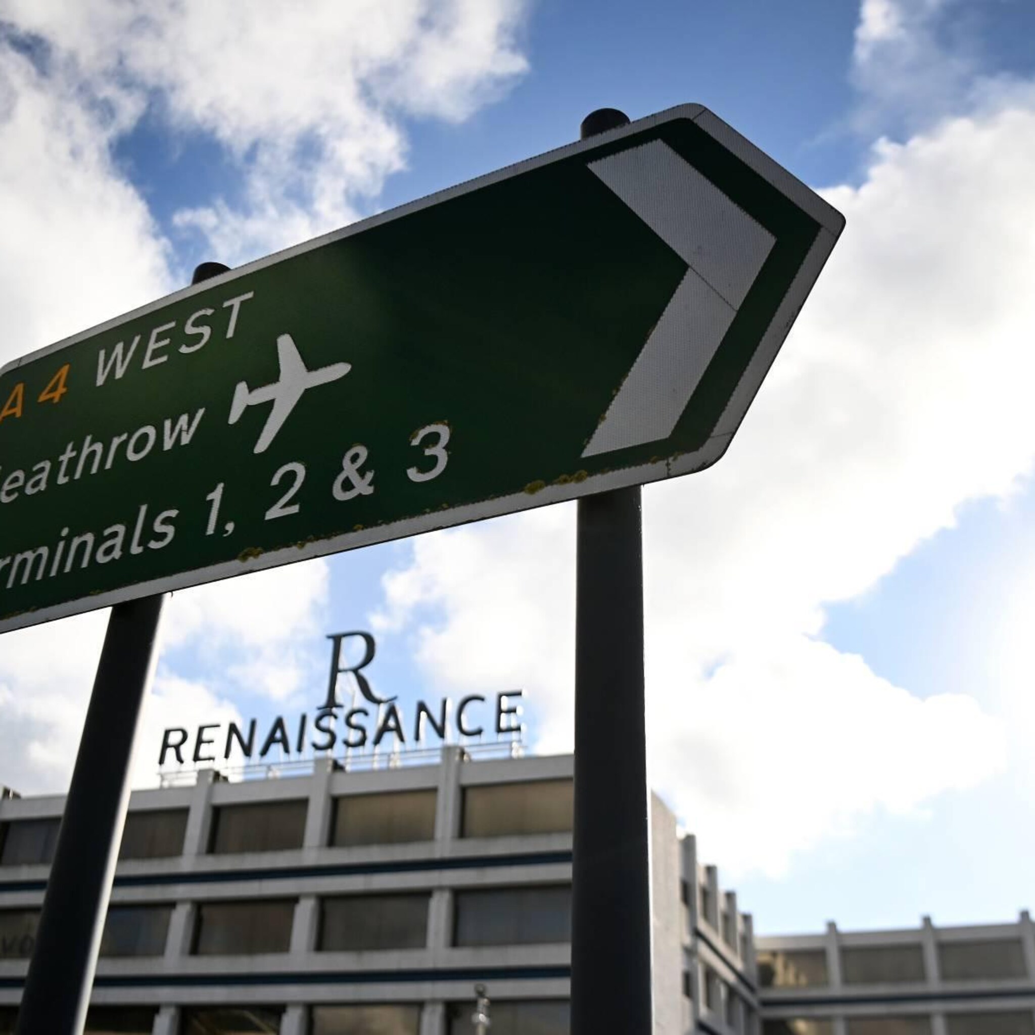 staking bagageafhandelaars op heathrow vlak voor kerstvakantie