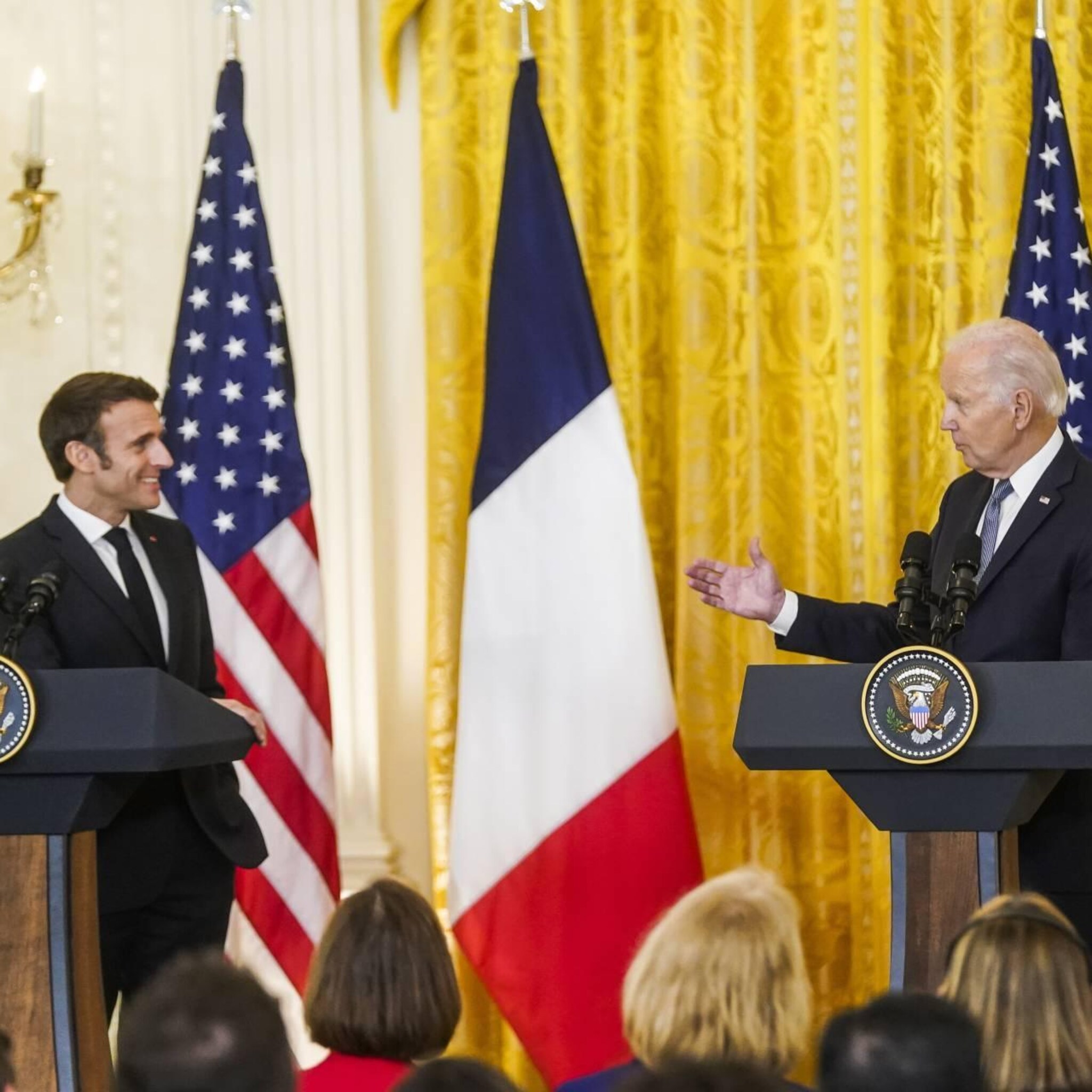 biden en macron gaan in gesprek over afstemmen klimaatbeleid