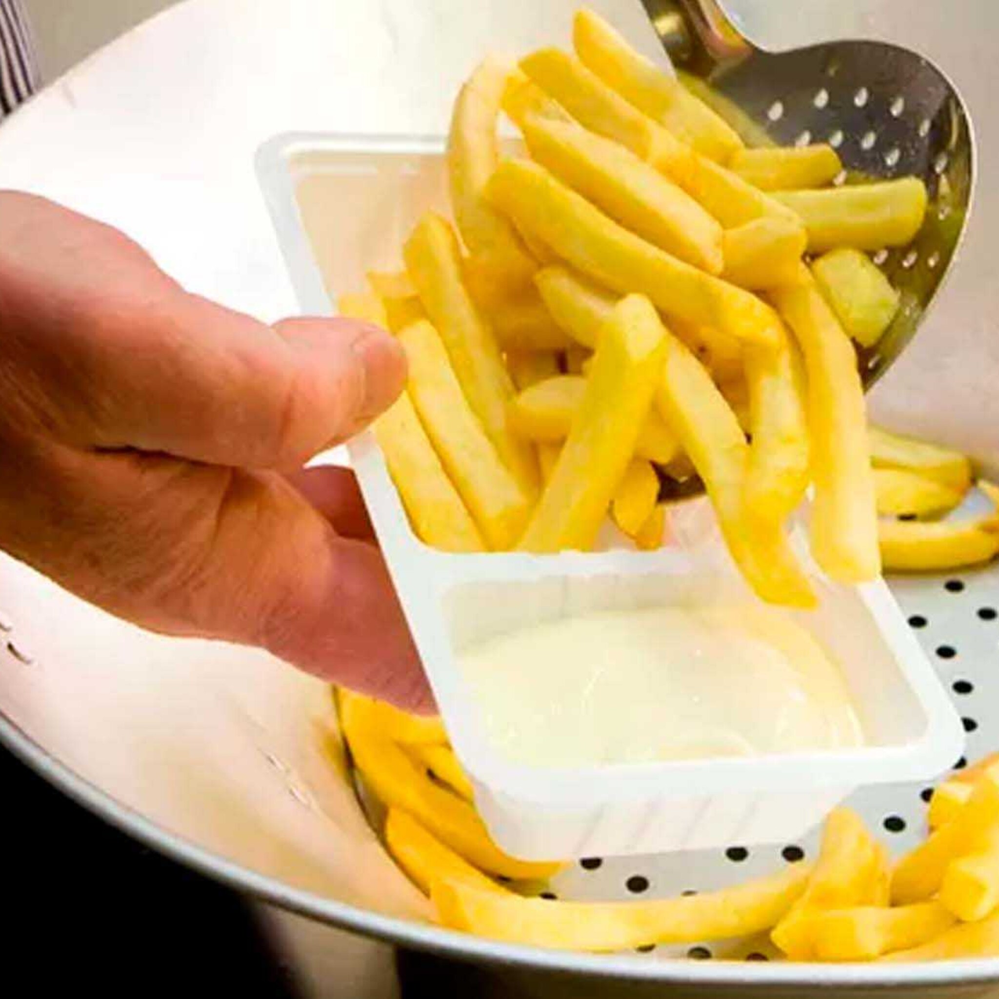 plastic verpakkingen gaan in de ban ook voor de patatbakker wordt het lastig
