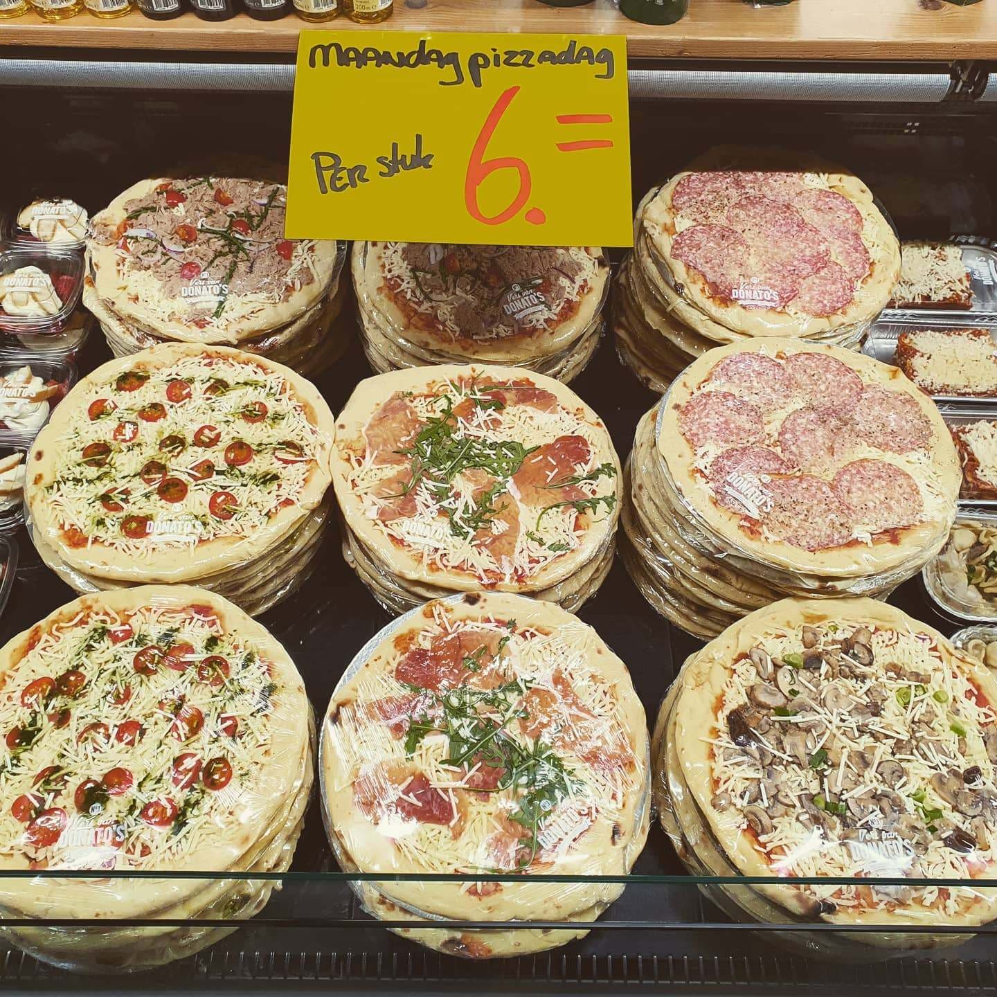 Je vindt er nauwelijks versmaaltijden, behalve de pizza's van Donato.