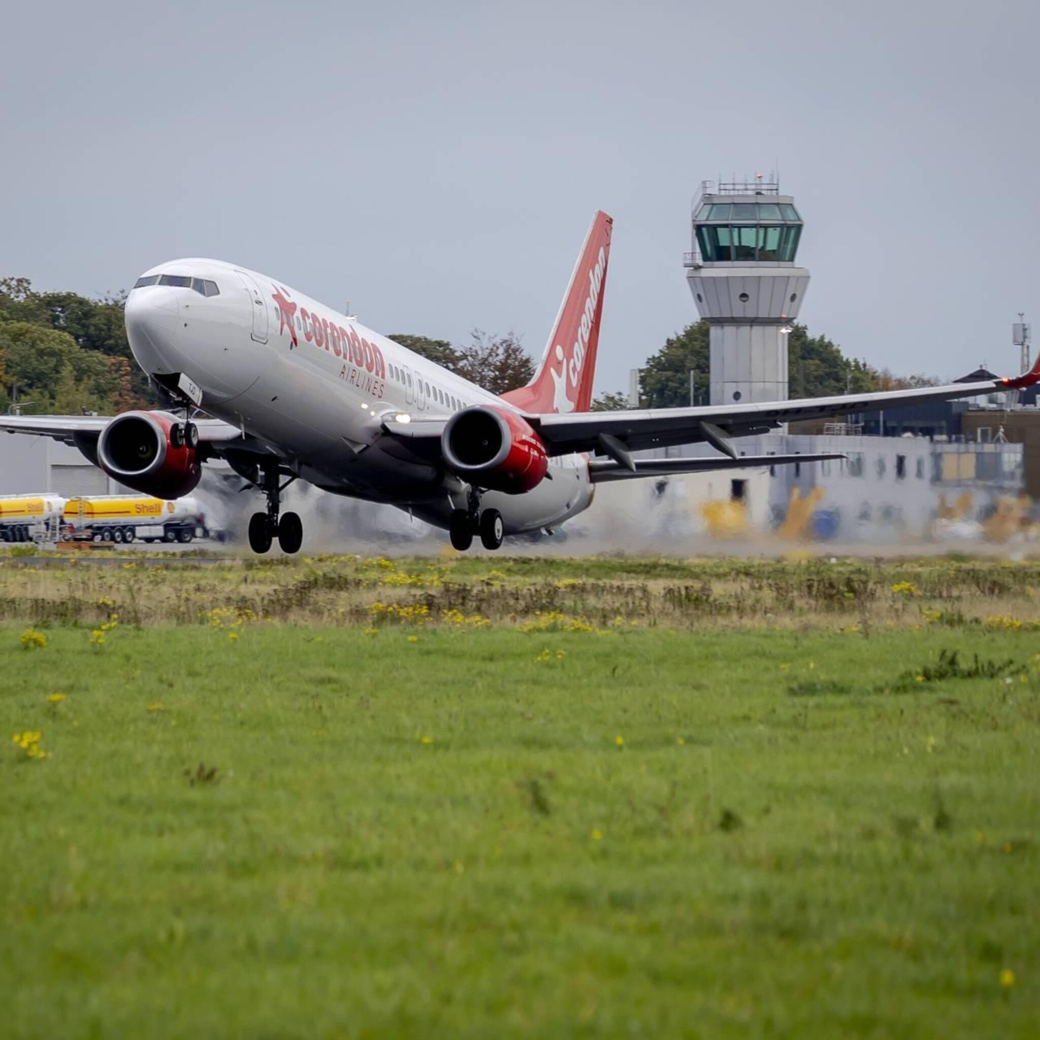 corendon gaat schiphol vaker mijden breidt uit naar brussel