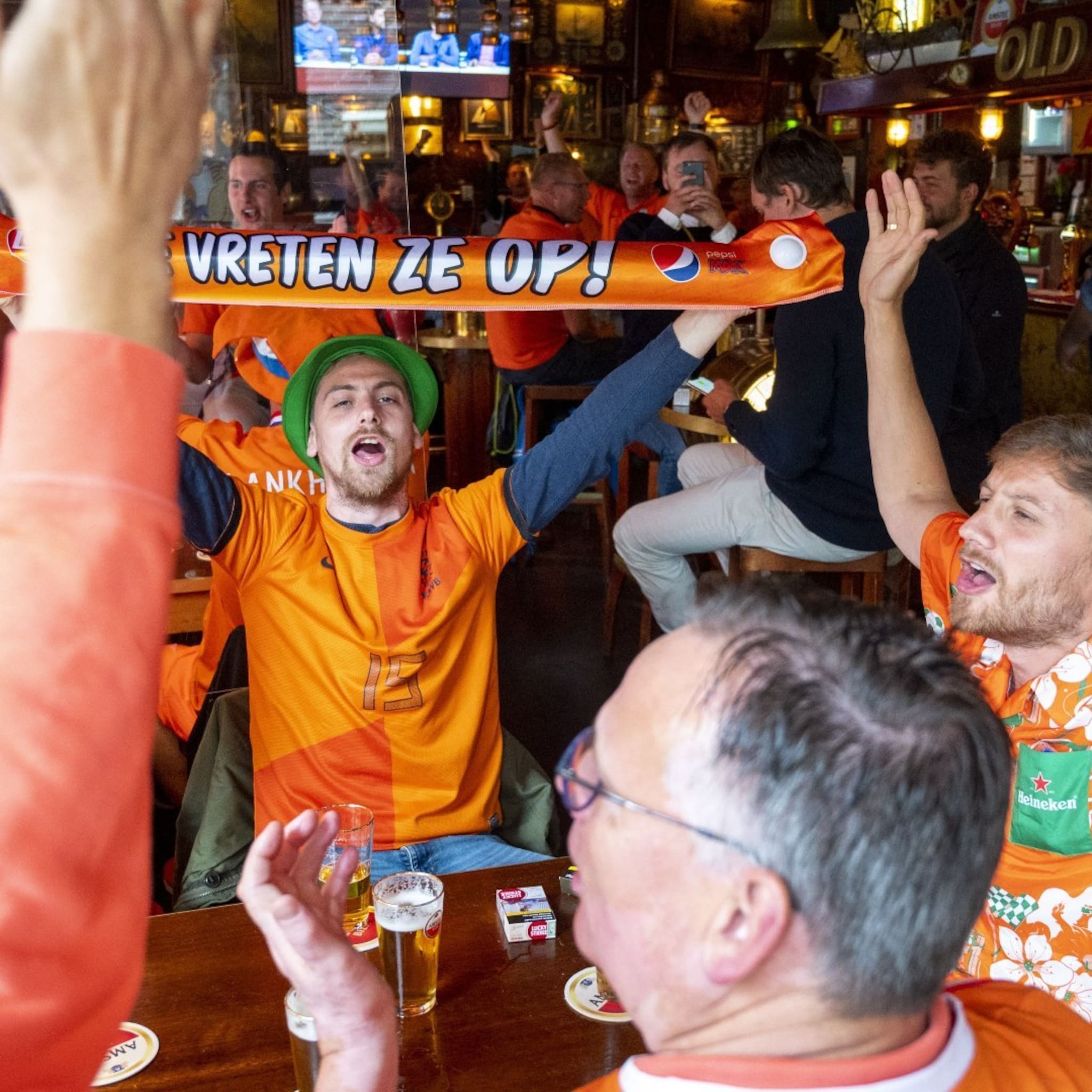 horeca begint oranjegekte te voelen we zaten helemaal vol