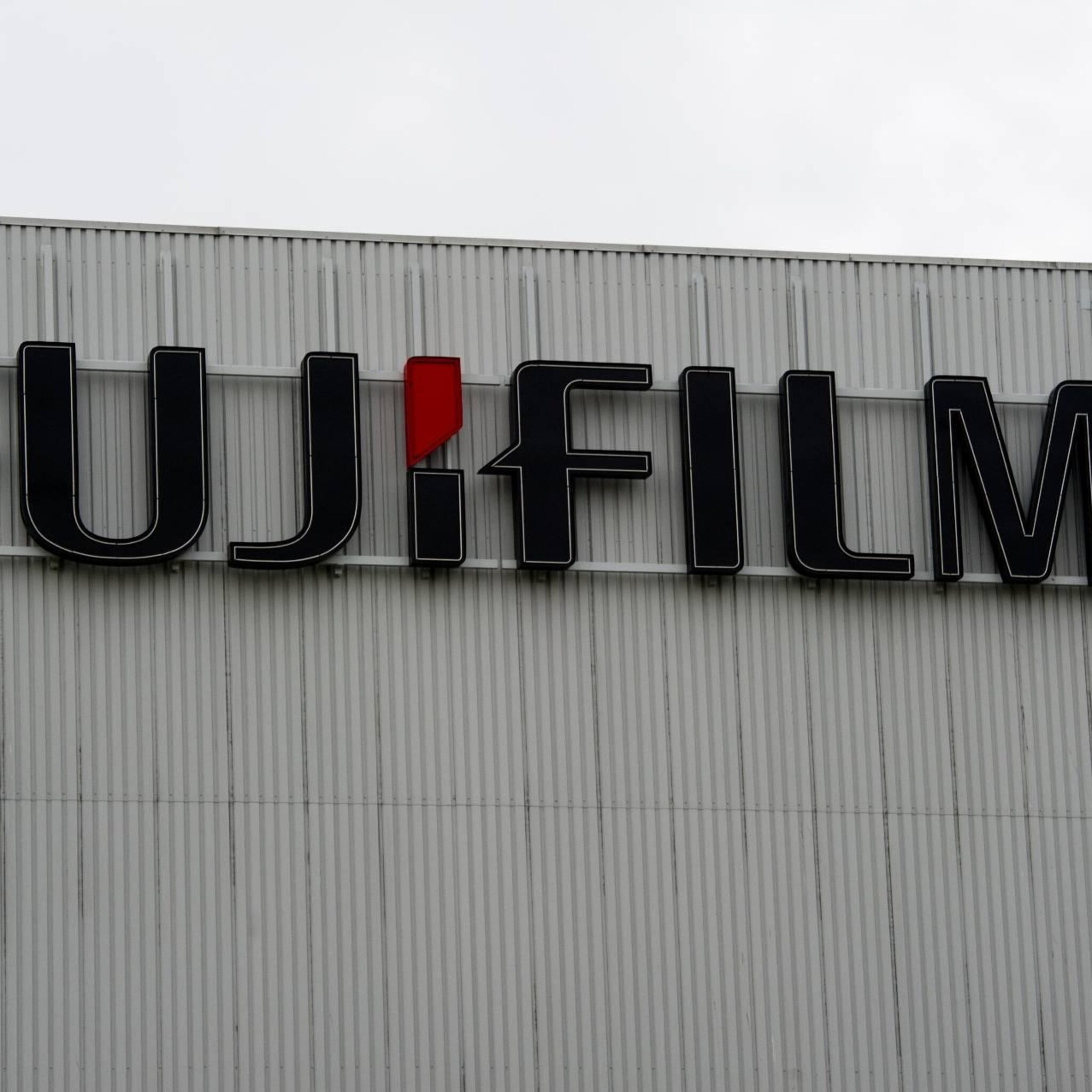 fujifilm schrapt 180 banen in tilburg
