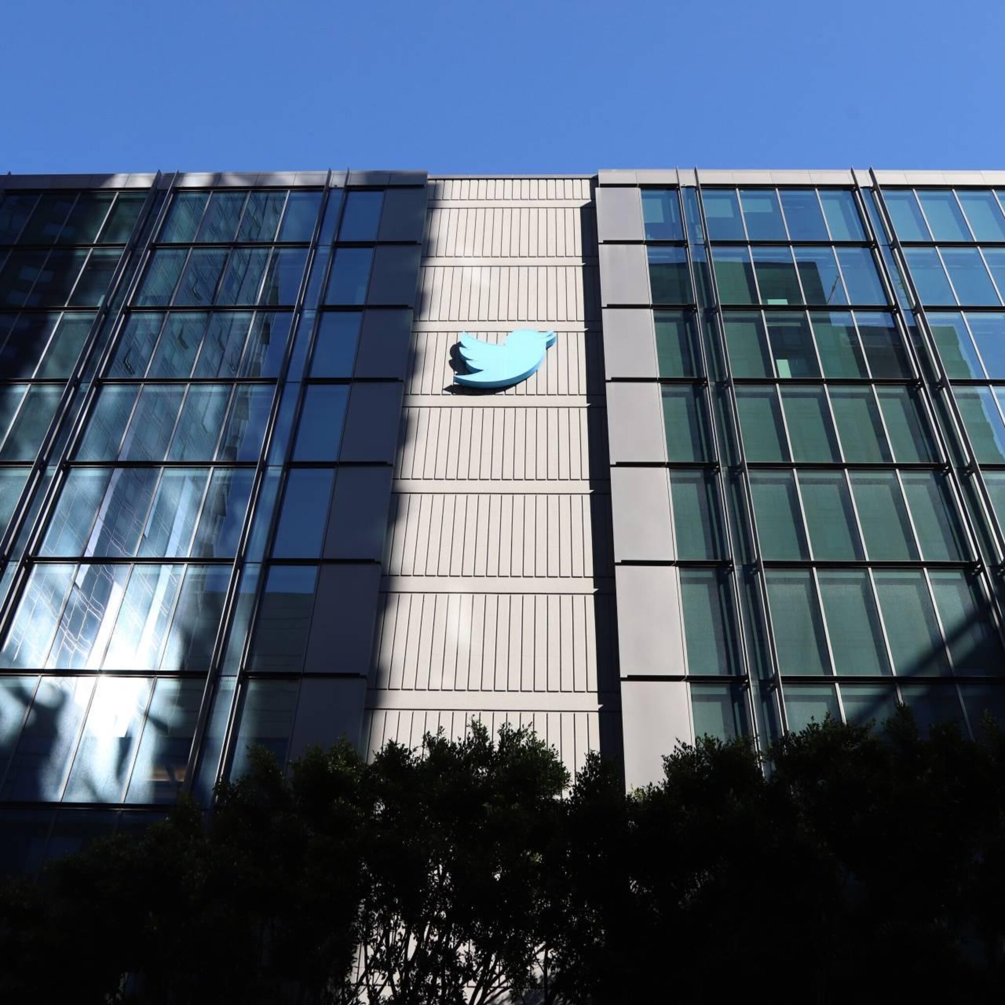 eu wijst meta en twitter andermaal op naleven europese regels