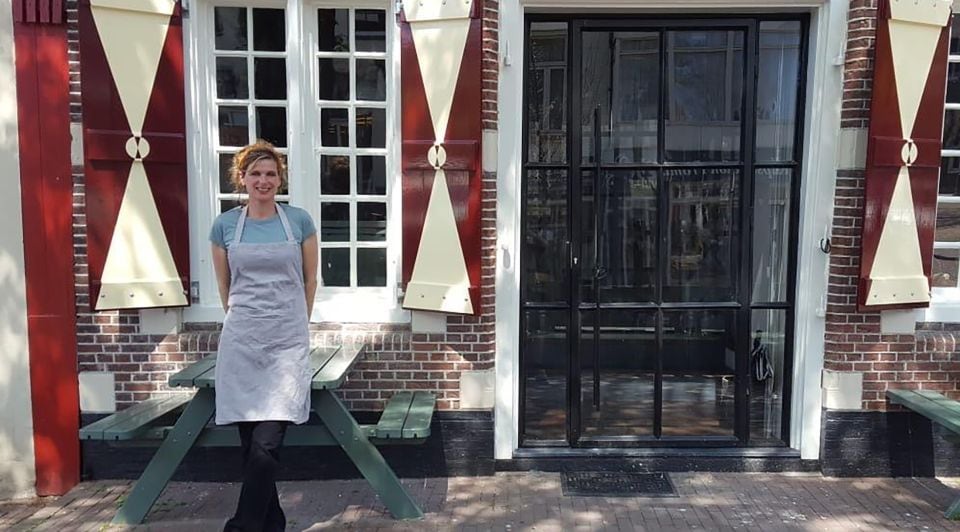 Sytske Oosterhof voor eetcafé Nooitgedagt in Harlingen.