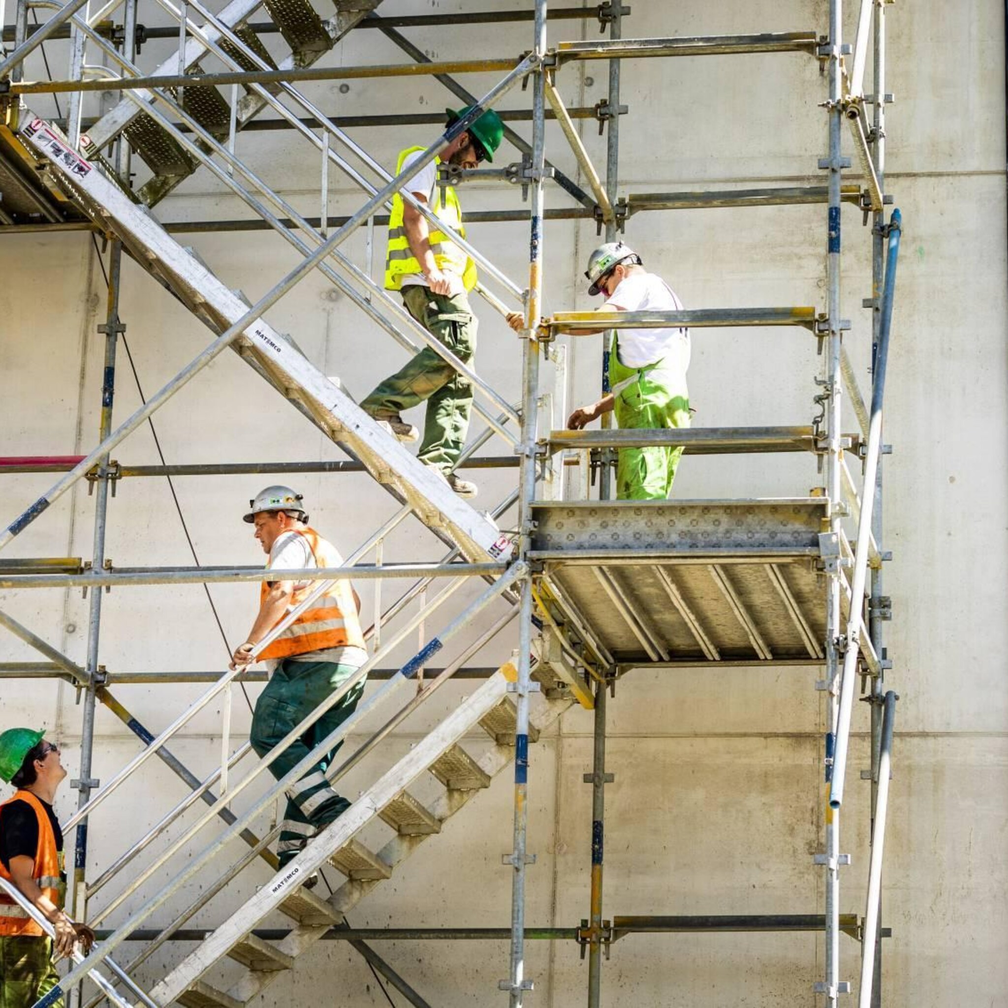 bouwpensioenfonds verhoogt pensioenen met 14 5 procent