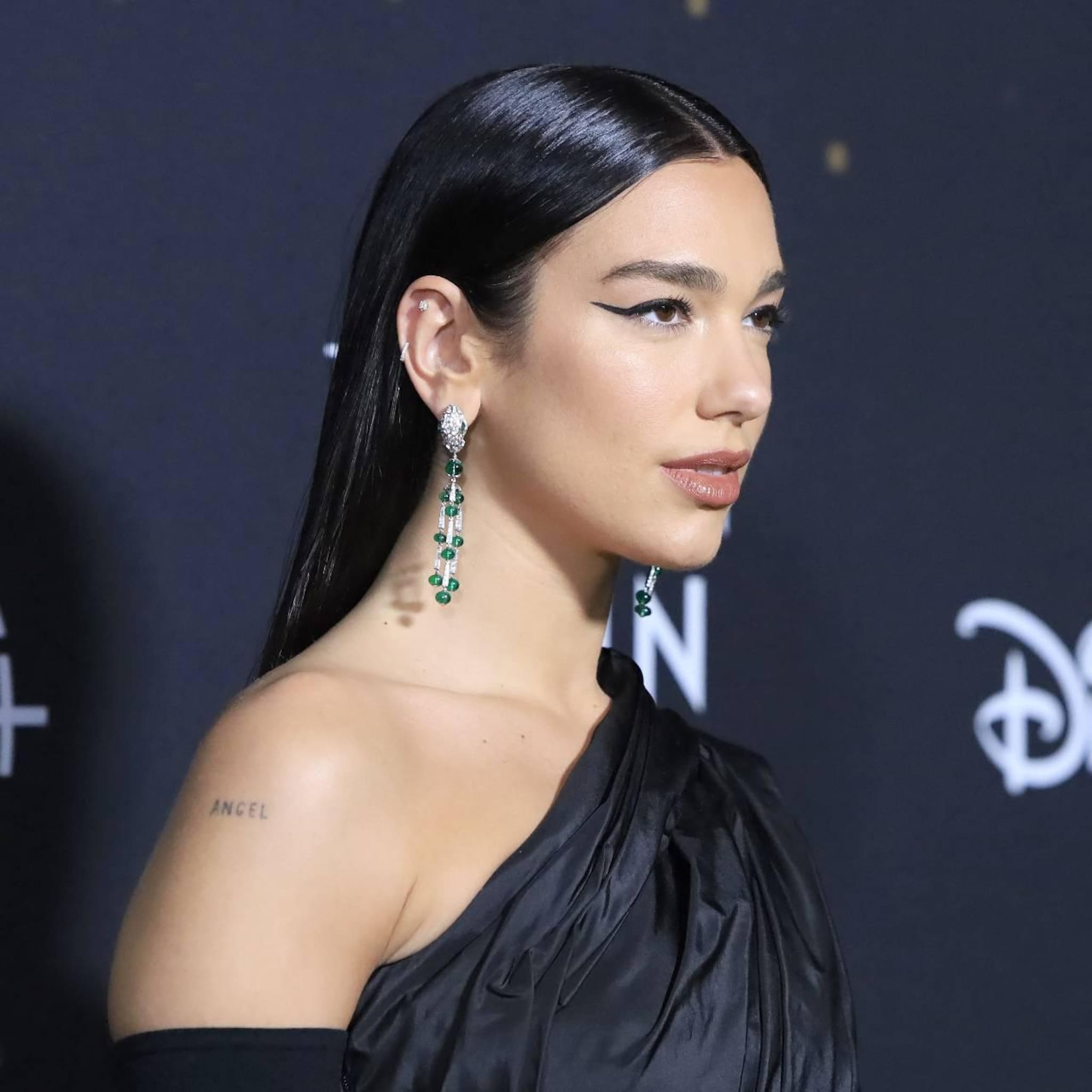 dua lipa en lizzo bezorgen warner music meer omzet en winst