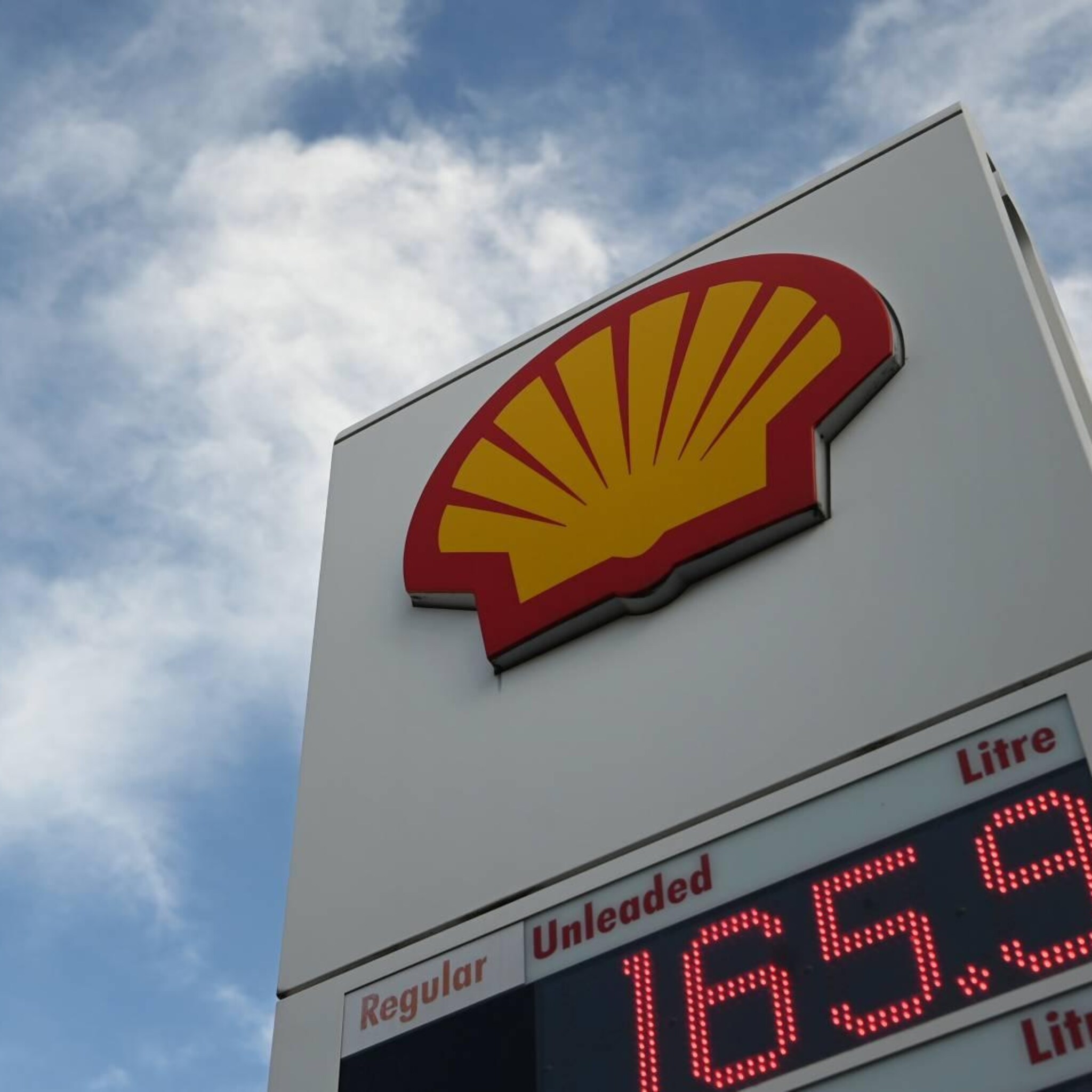 shell houdt aex in het groen prosus zakt na waarschuwing