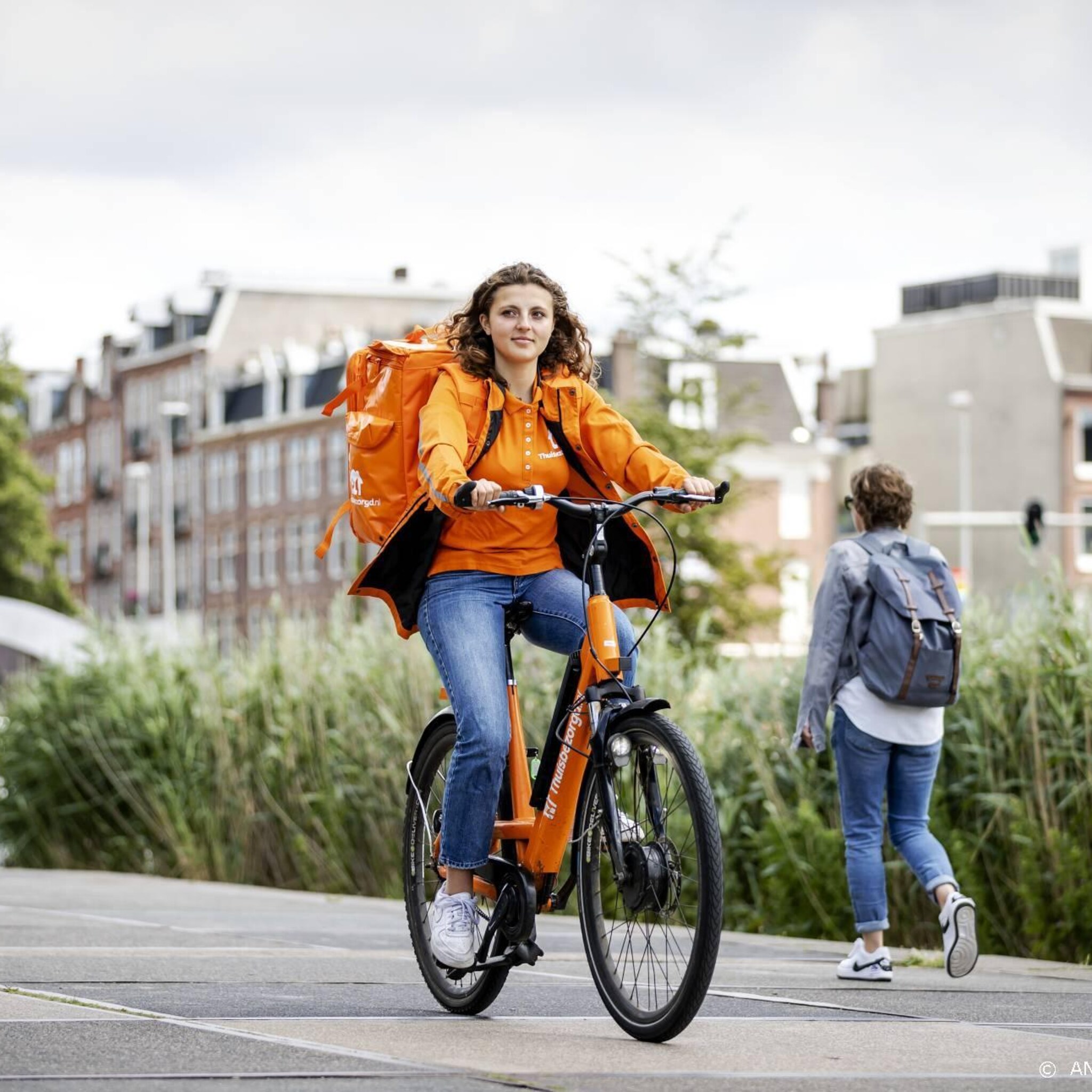 just eat onderaan in aex philips onder druk door terugroepactie