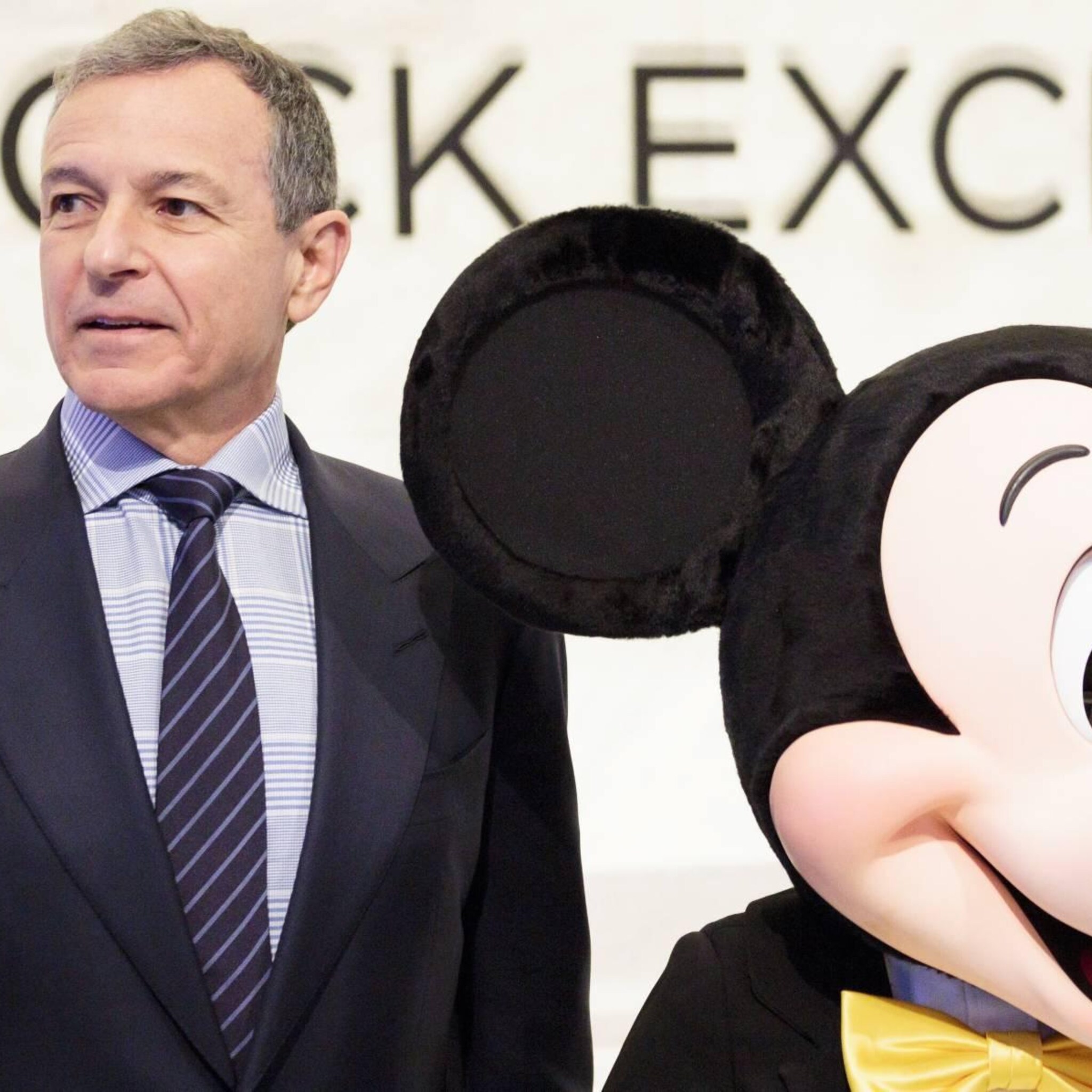 oud baas disney neemt leiding weer over bij entertainmentconcern