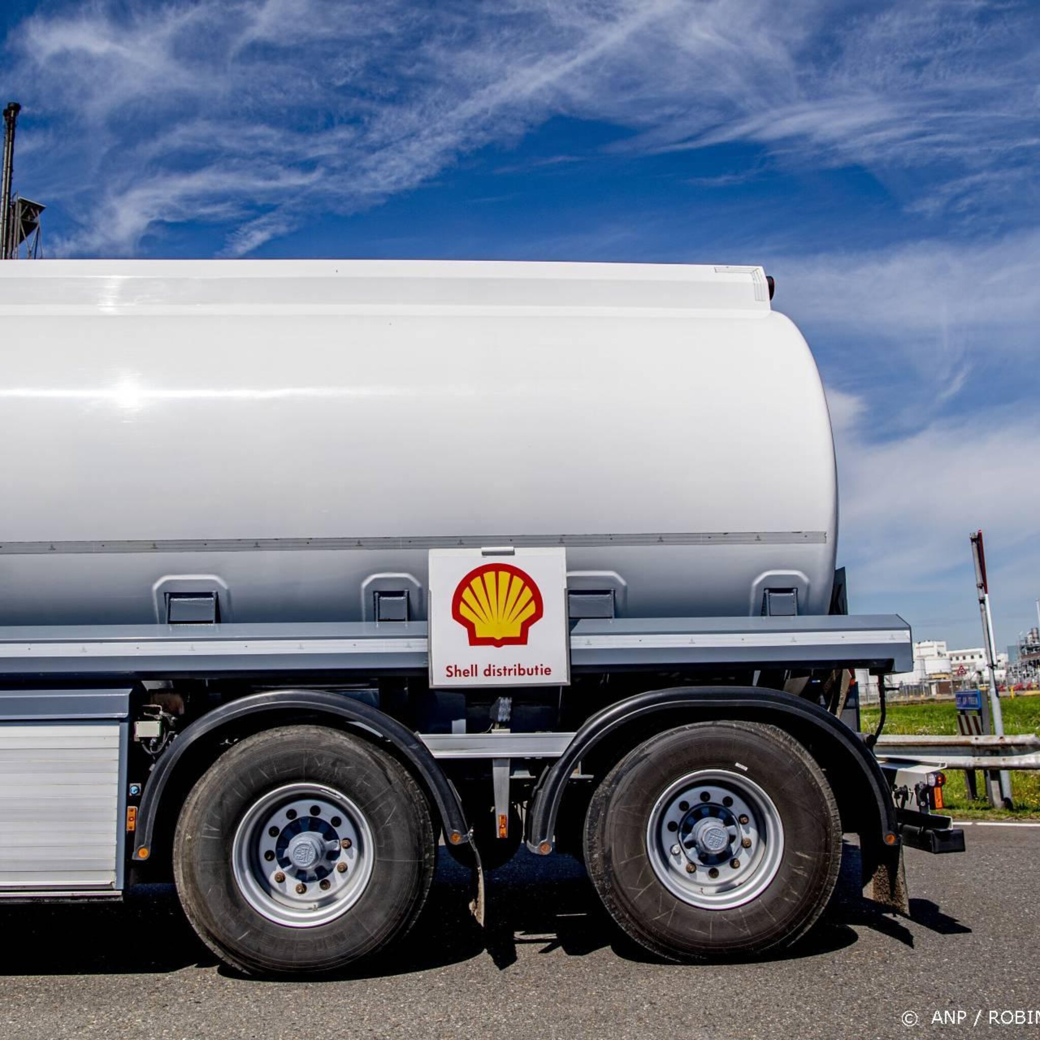 tekorten bij aantal tankstations shell door chauffeursgebrek