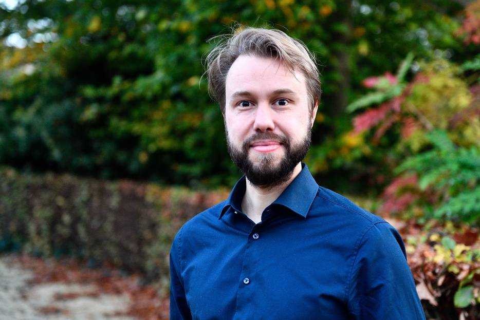 Econoom/schrijver Paul Schenderling wil dat Nederland stopt met economische groei, om klimaatverandering tegen te gaan. Foto: AD/Saskia Berdenis van Berlekom.