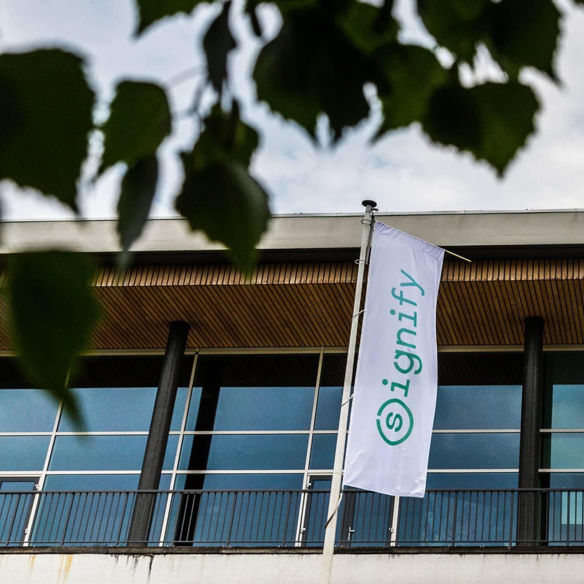 prosus en nn group helpen aex verder vooruit signify onderaan