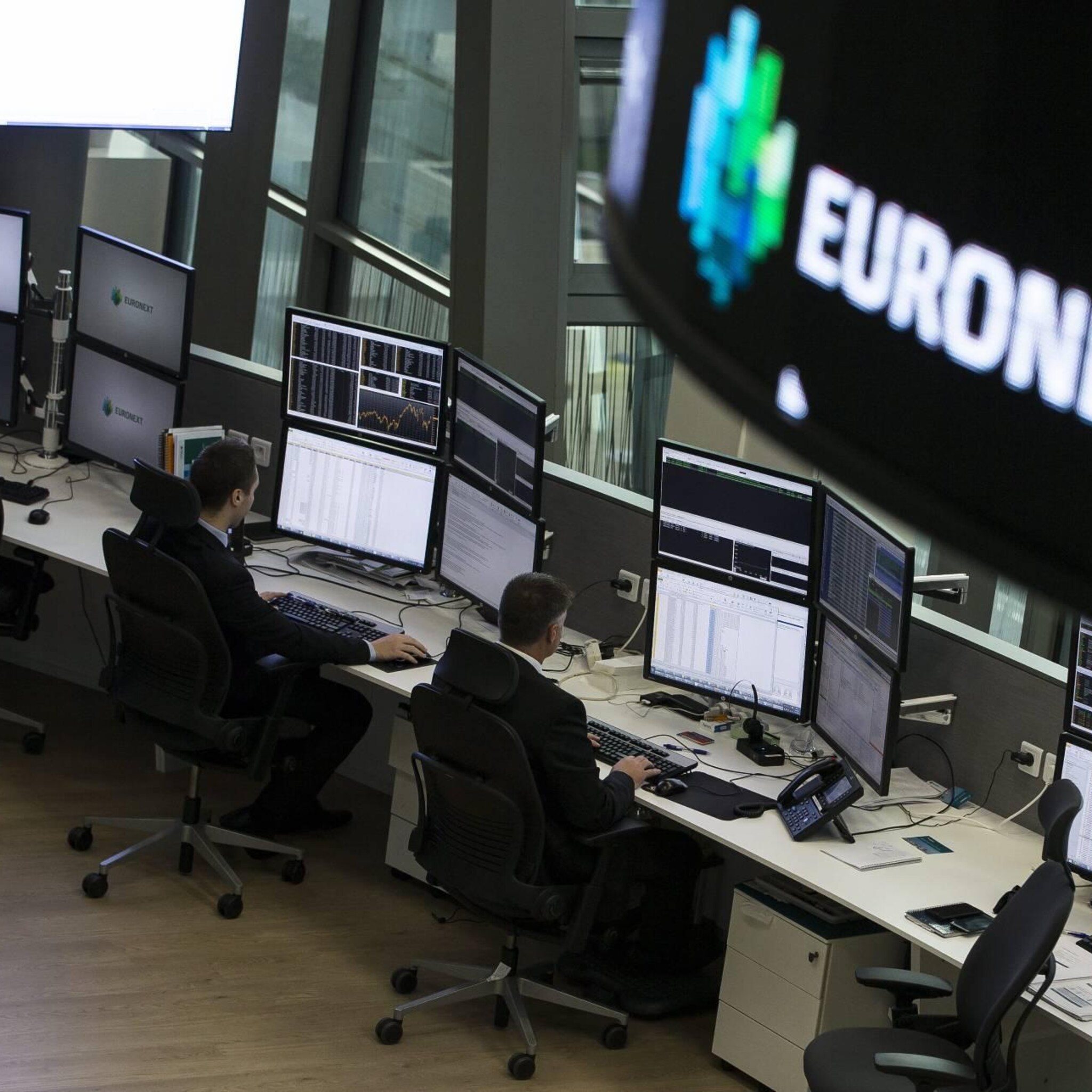 parijs stoot londen van de troon als grootste europese beurs