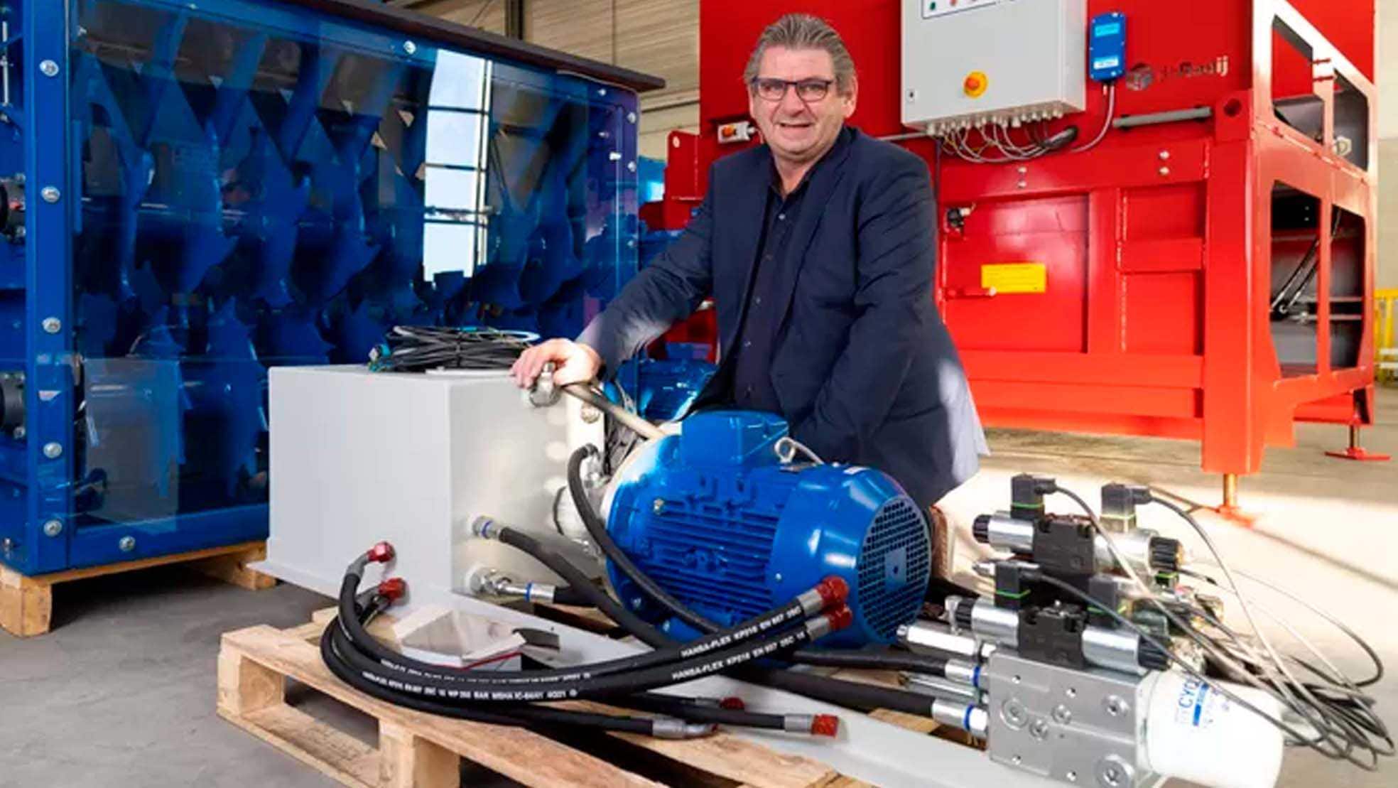 Arie de Rooij, winnaar van de BOV-Trofee, in een van zijn fabrieken in Waalwijk. Foto: Roel van der Aa
