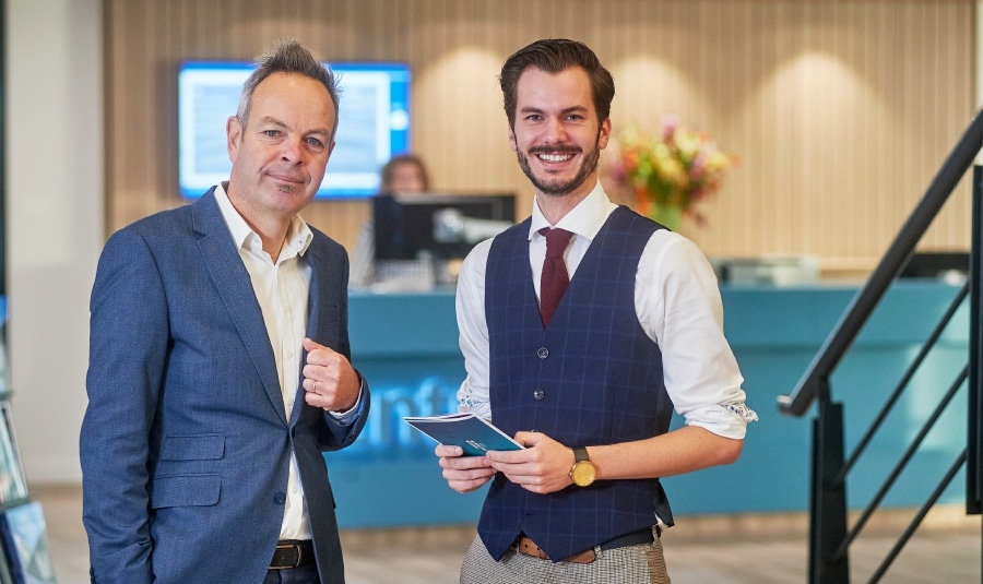 Bert-Jan Woertman (links), Directeur Mikrocentrum, en Maarten Roos, Manager High Tech Platform. Foto: Van Assendelft.