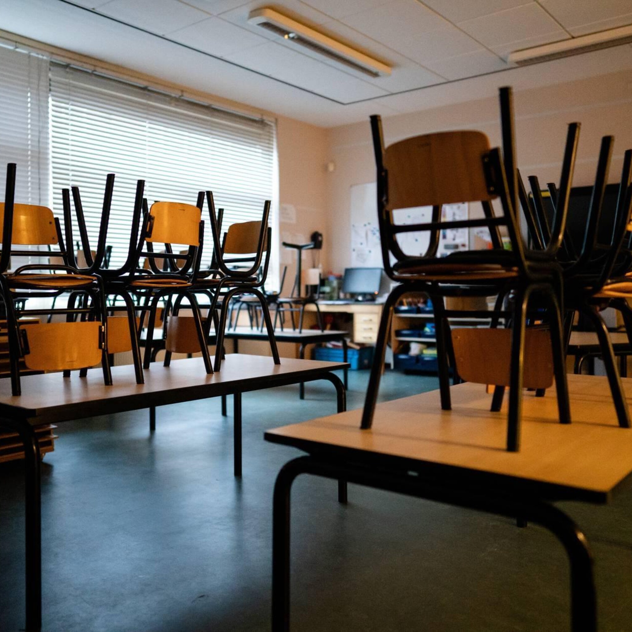 cbs vooral docenten bleven vorig jaar langer thuis om werkdruk