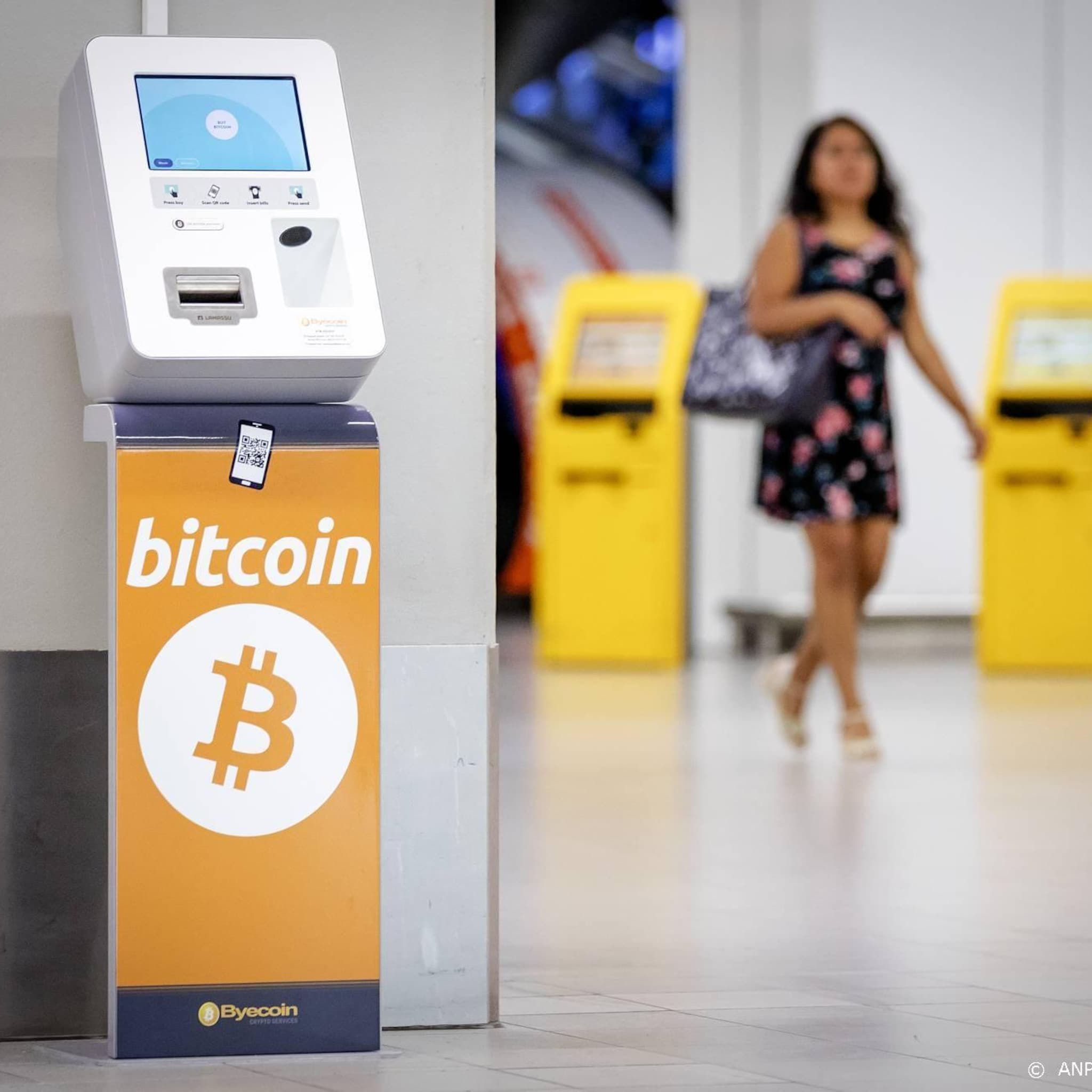 onderzoek nederlanders belegden 2 2 miljard euro in crypto s