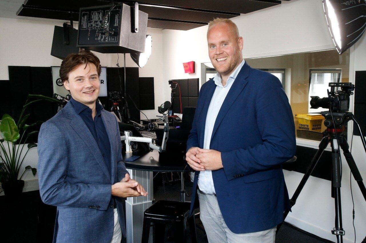 Remy Gieling (links) en Roland Tameling presenteren De Ondernemer Live, met dagelijks een thema-uitzending vanaf 11.00 uur vanuit de New Business Radio-studio op het Mediapark in Hilversum.
