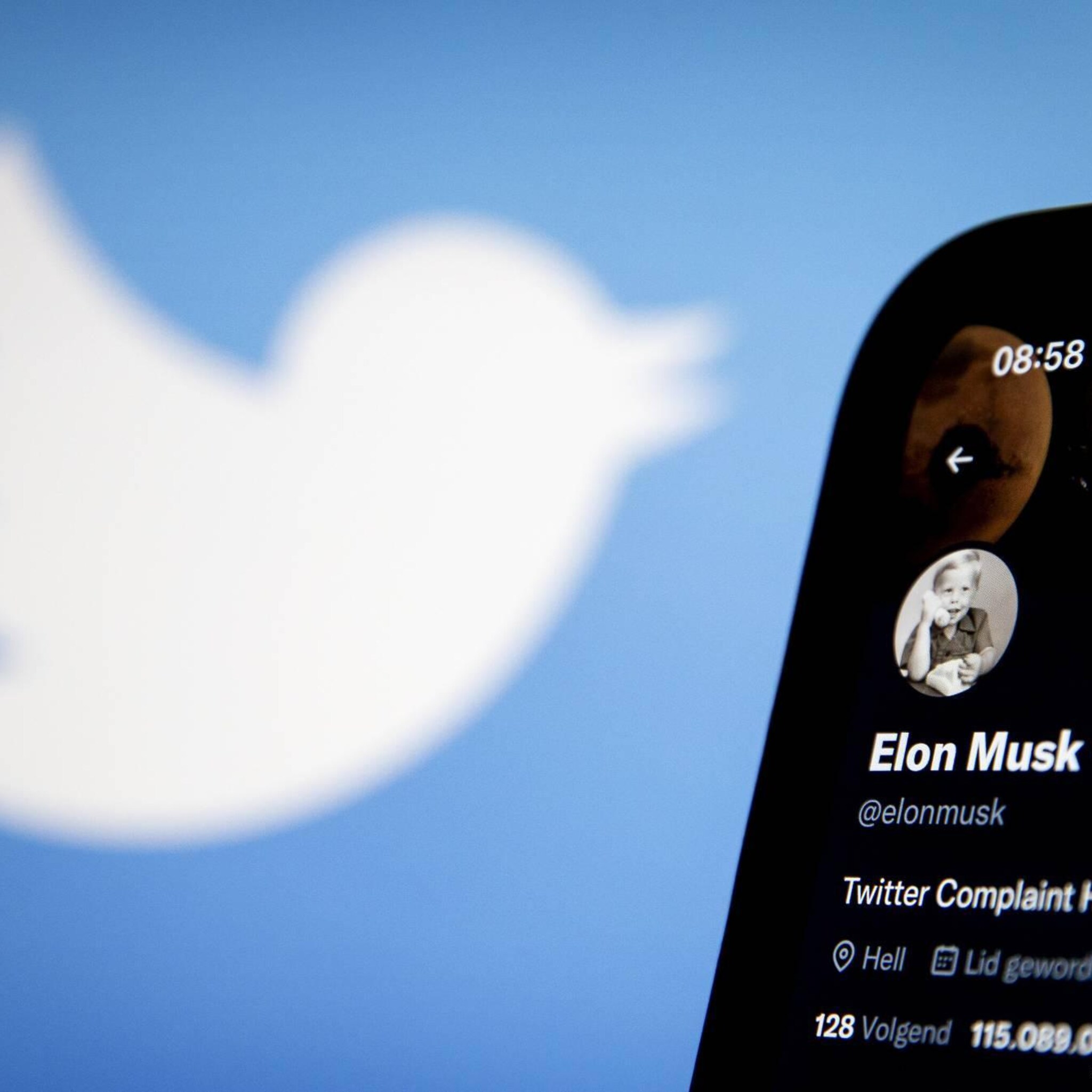 waakhond waarschuwt twitter na chaotische dag