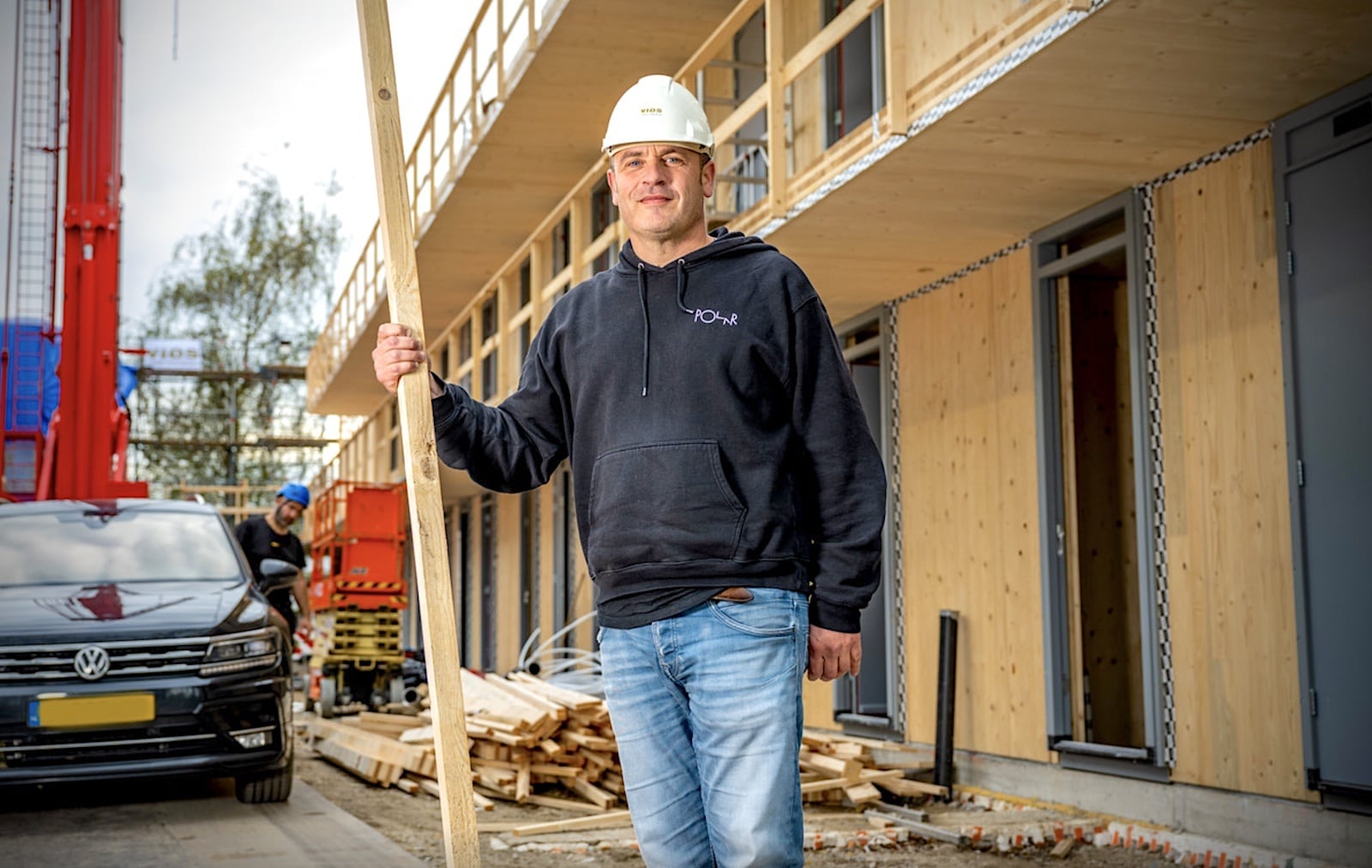 Vastgoedman Egbert van den Bergh bouwt met biobased materialen, zoals hout: ‘Ik sla hier tonnen CO2 op en produceer nauwelijks stikstof.' Foto: Frank de Roo