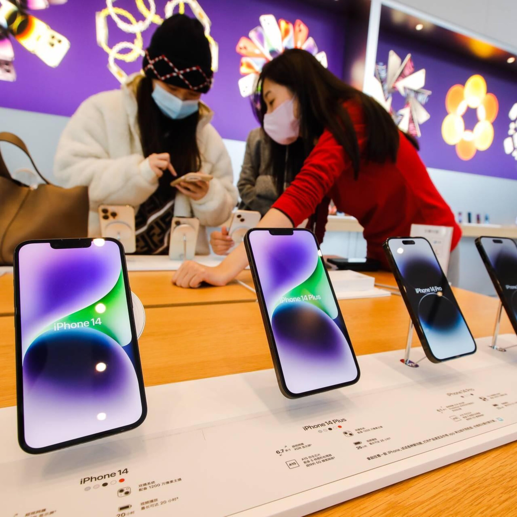 grote taiwanese iphone maker voorziet daling elektronicaverkoop