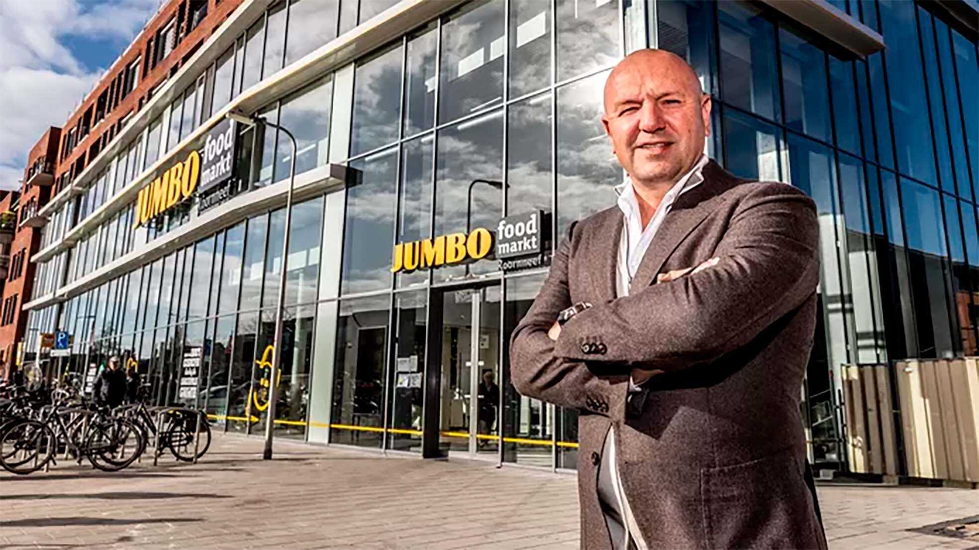 Supermarkteigenaar Edward Koornneef bij de nieuwe Jumbo Foodmarkt in Naaldwijk.  Thierry Schut