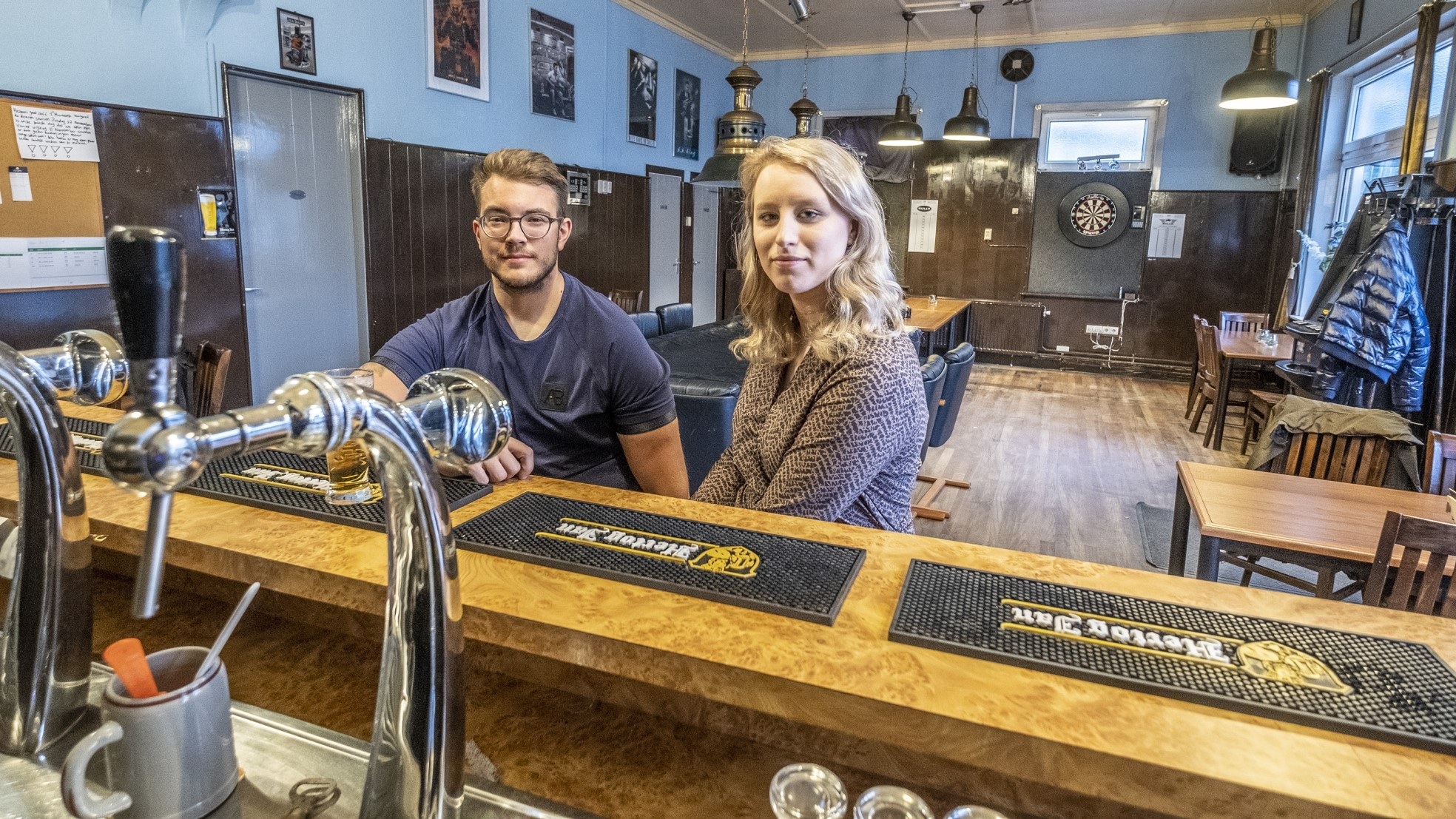 Thijs Tap en zijn vriendin Svenja van Rens stoppen als uitbaters van cafe 't Mookertje in Groesbeek. Foto: Theo Peeters