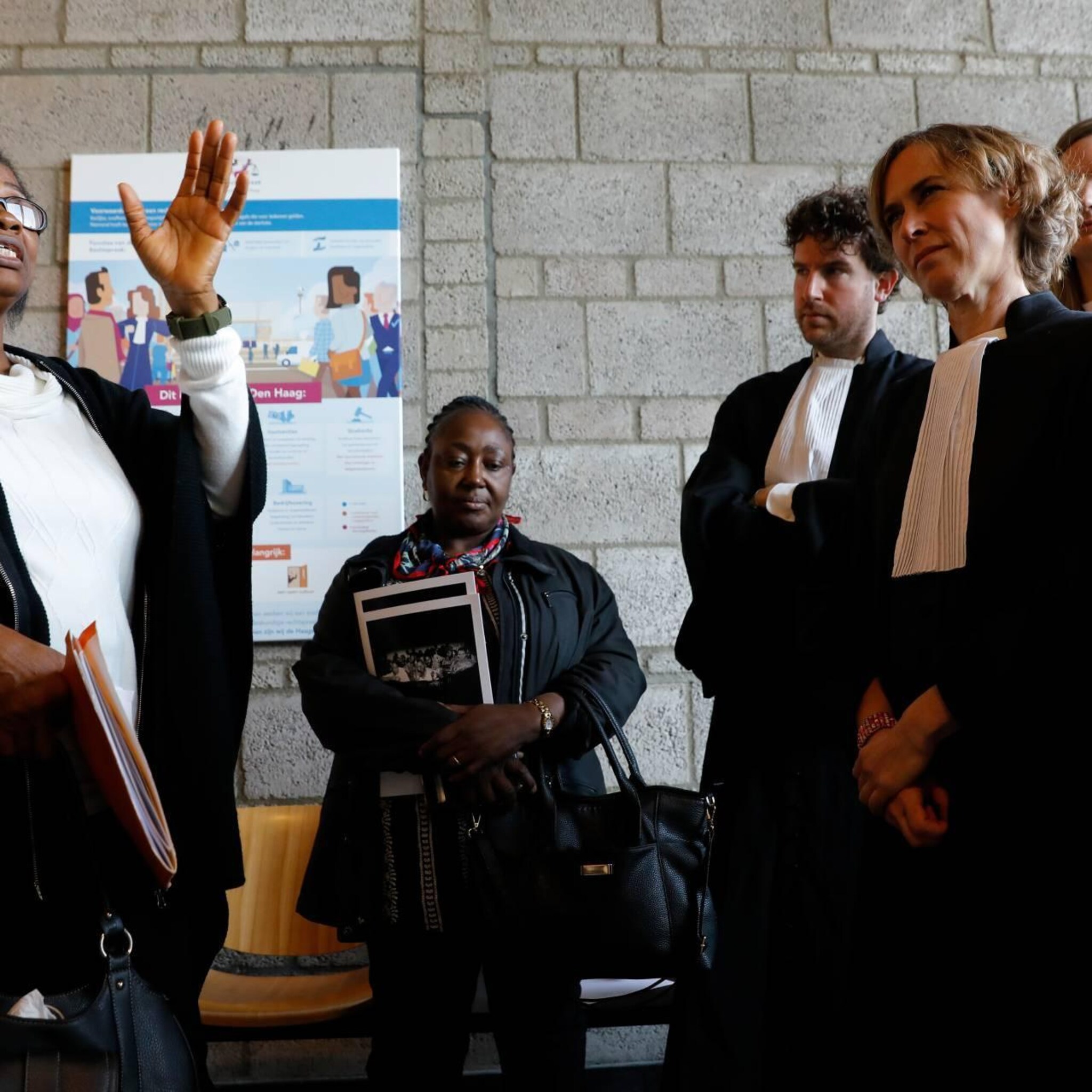 nigeriaanse weduwen staken zaak tegen shell