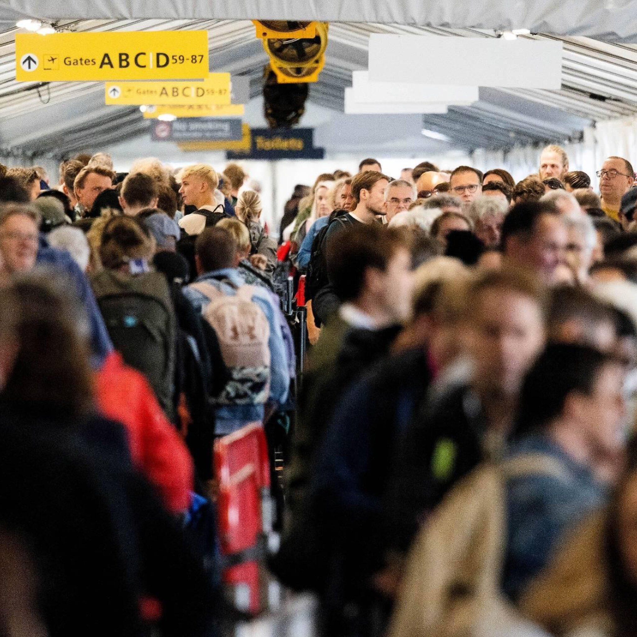 anderhalf keer zoveel passagiers nederlandse luchthavens