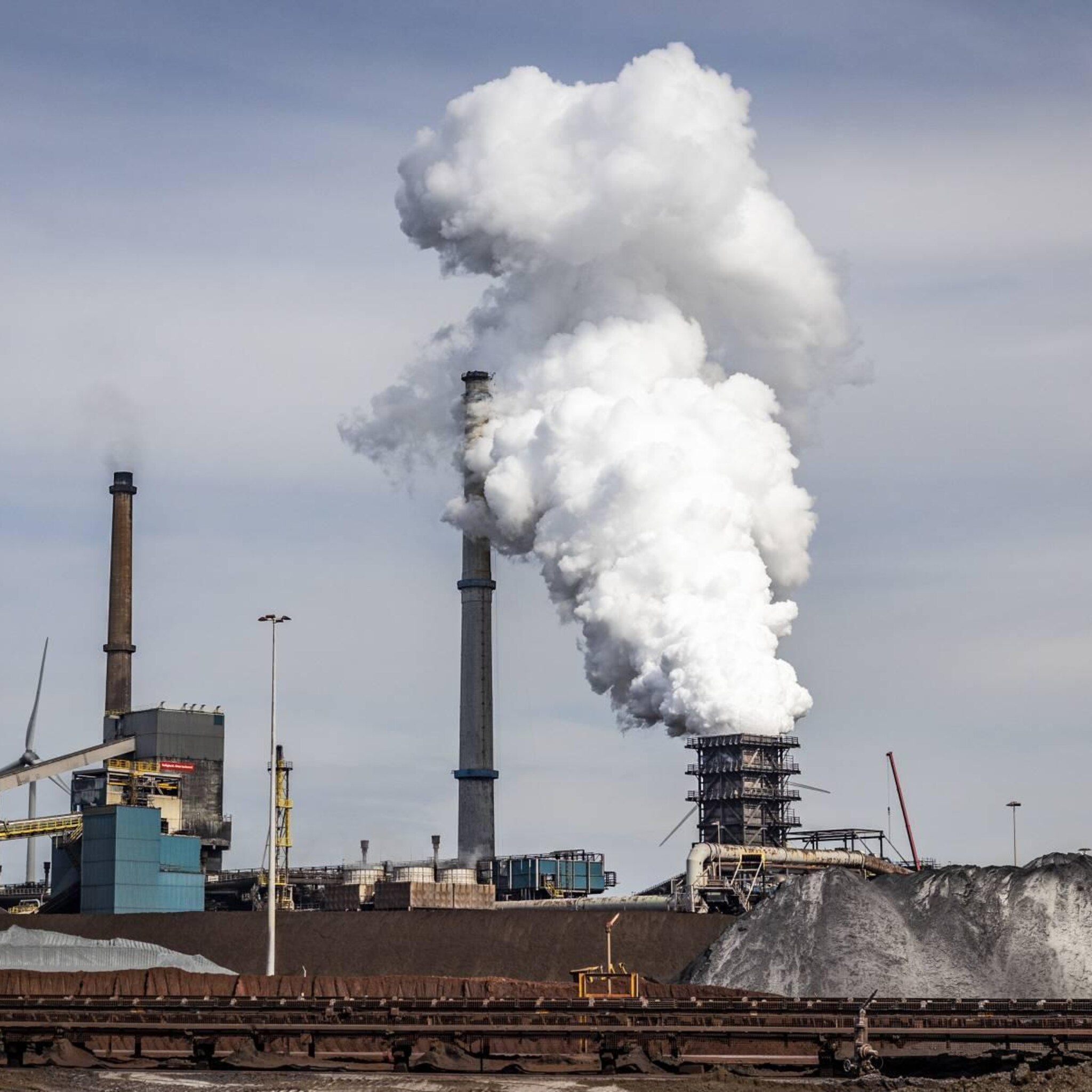toezicht op uitstoot tata steel met camera s