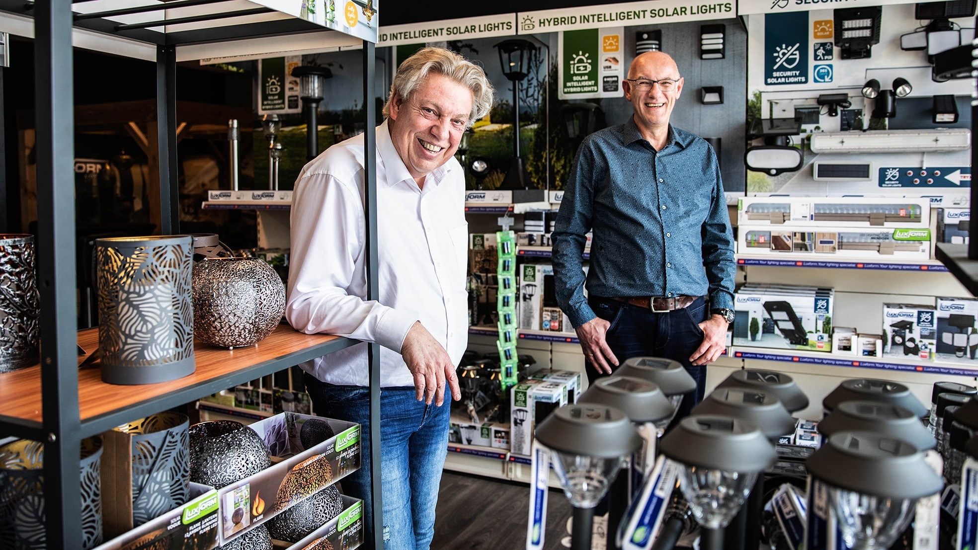 Chris Groothuizen (links) en Henri van Bruggen (rechts), verkopend eigenaren van Luxform.