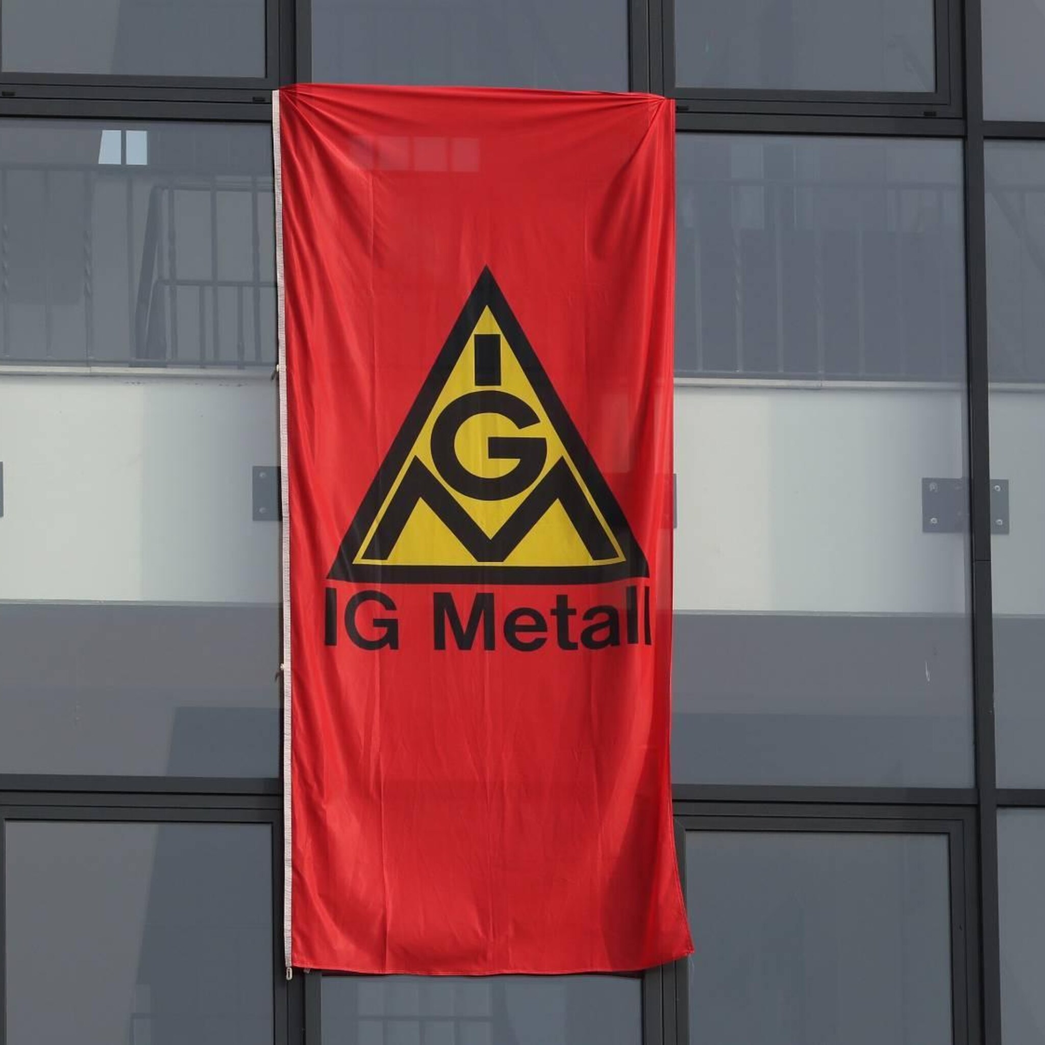 duitse vakbond ig metall brede steun voor acties om hoger loon