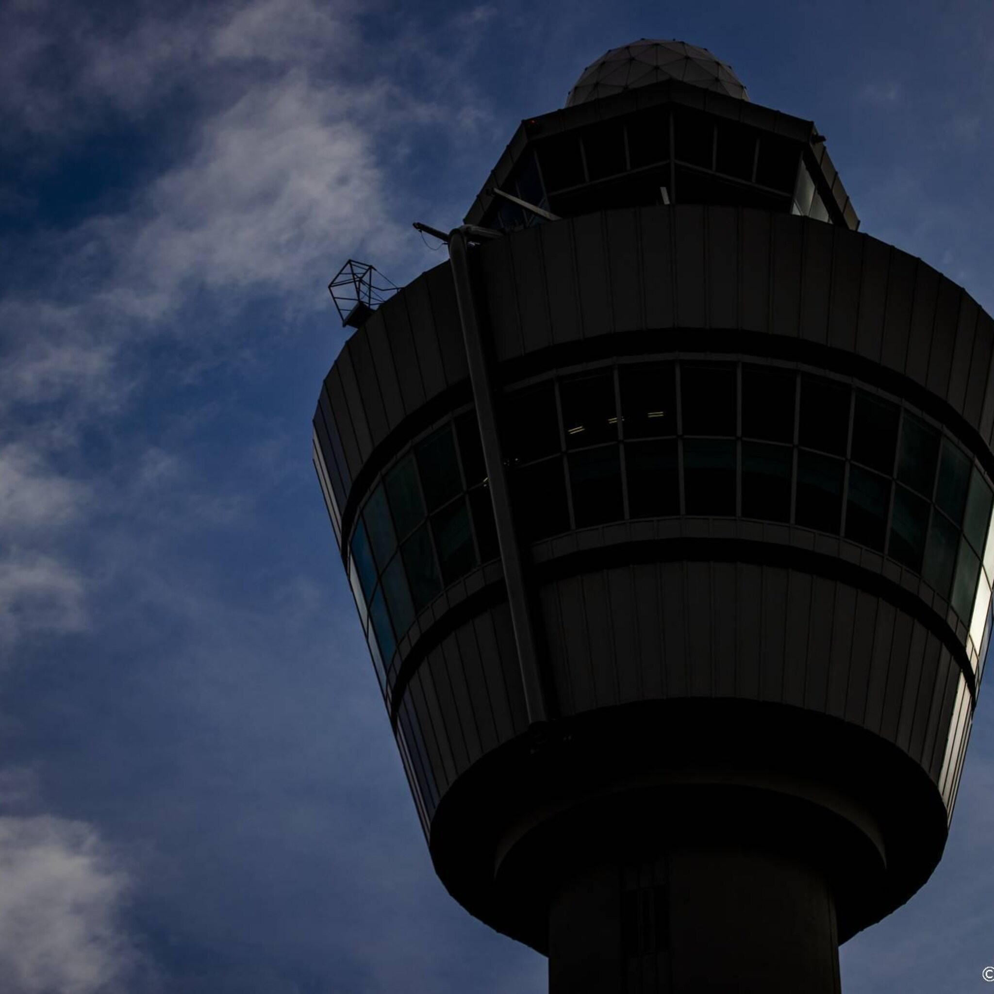 schiphol begint vacaturewebsite in strijd tegen personeelstekort