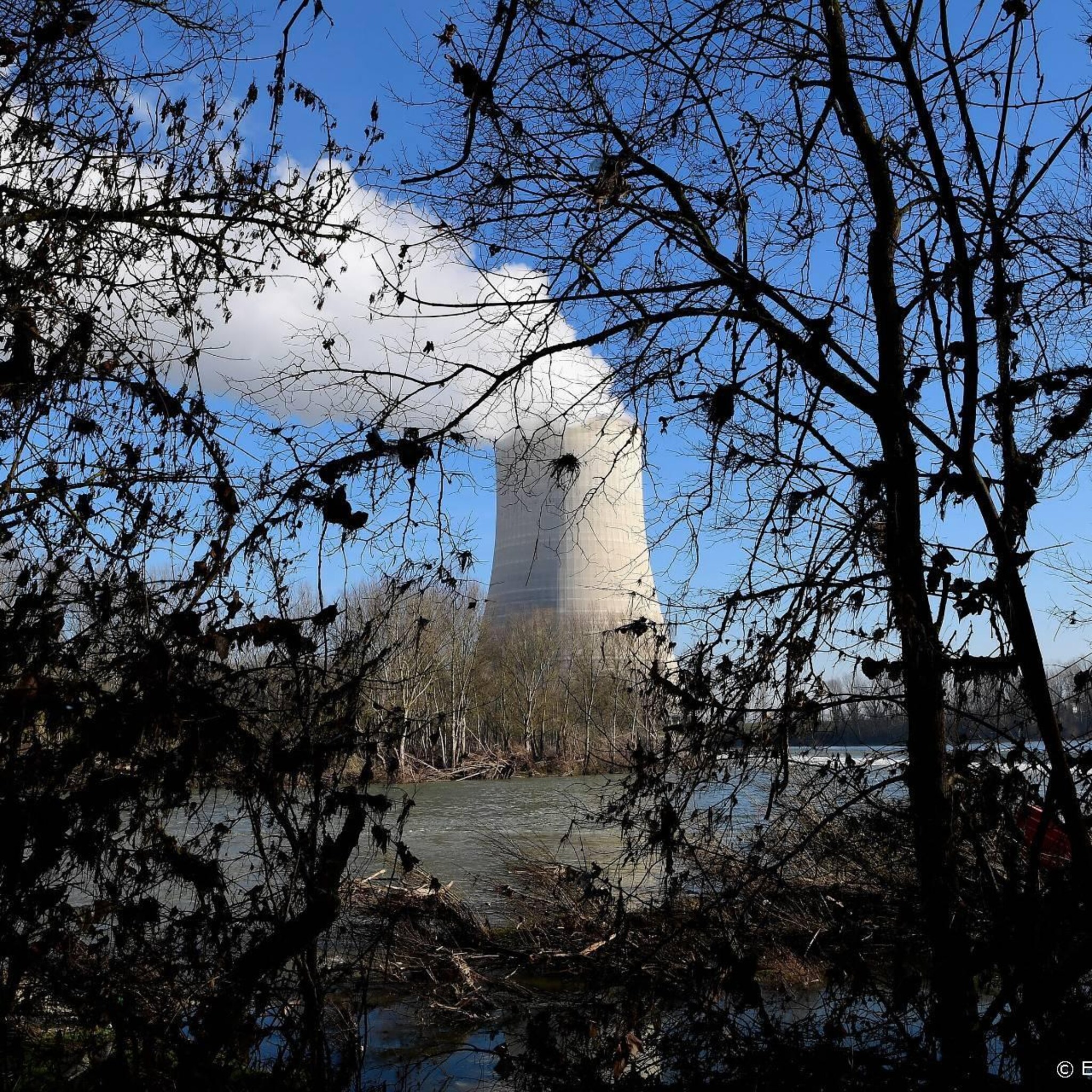 franse stroomproductie onder druk door problemen kerncentrales