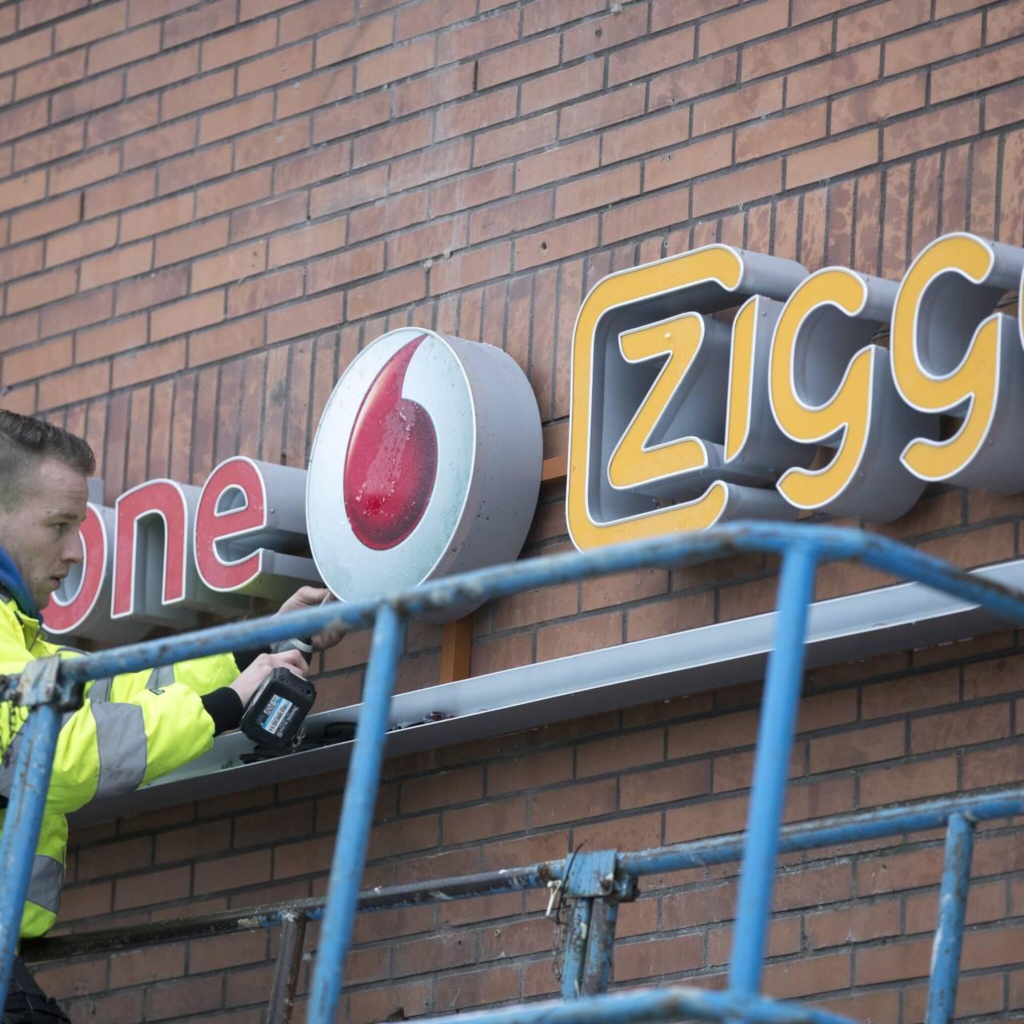 klanten vast internet weg bij vodafoneziggo mobiel groeit