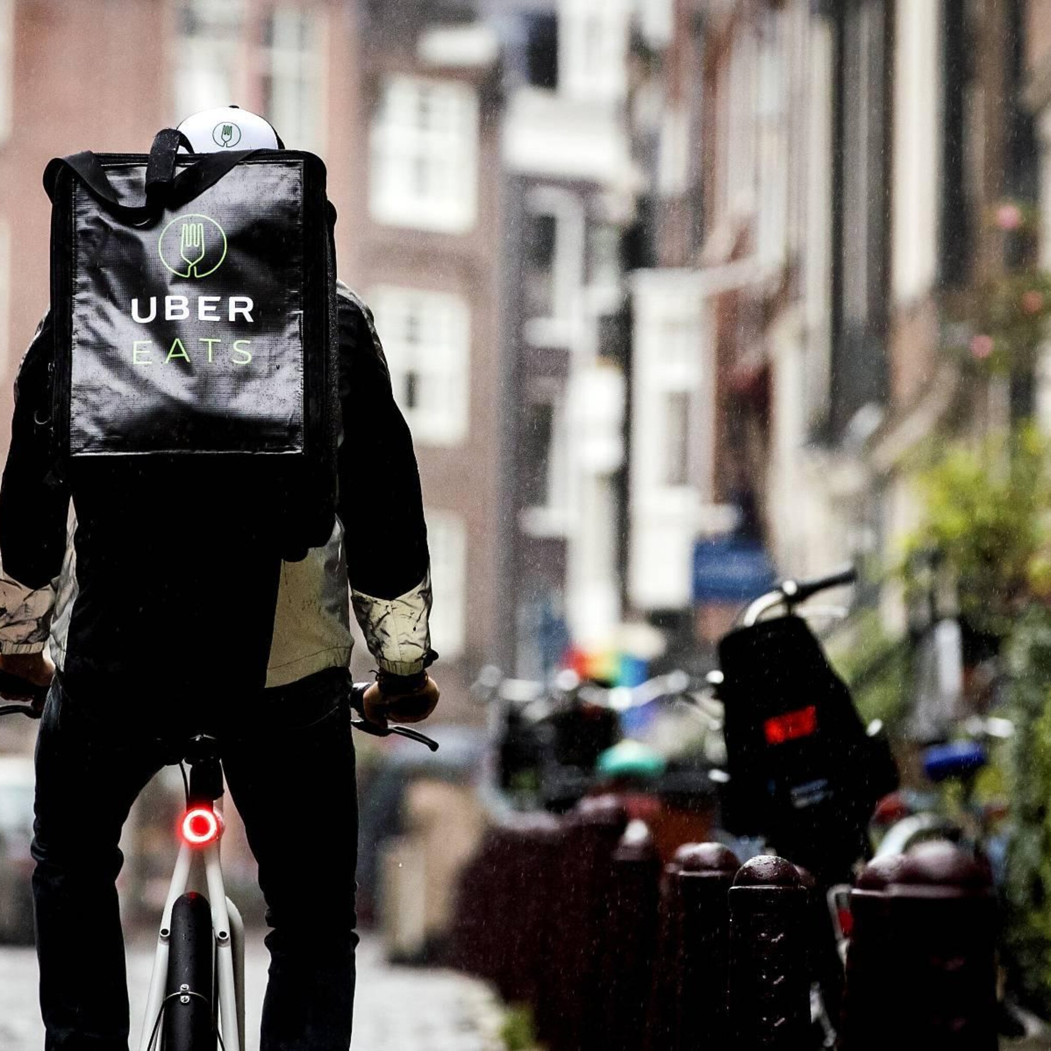 uber groeit door herstel taxitak maaltijdbezorging blijft sterk