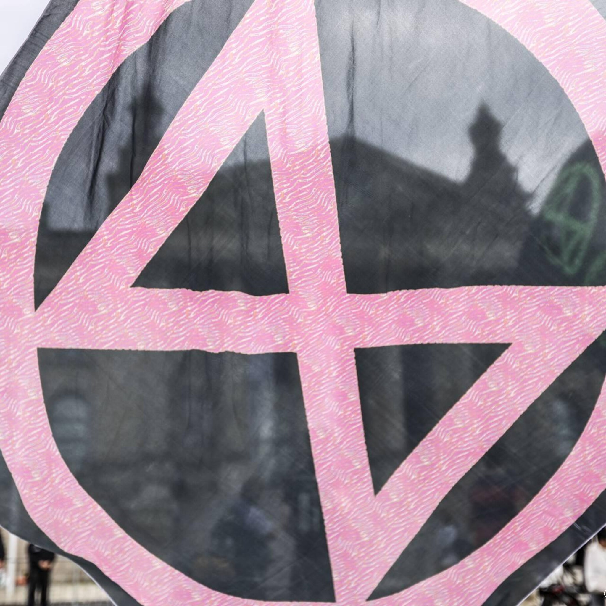 extinction rebellion protesteert tegen fossiele financiering ing