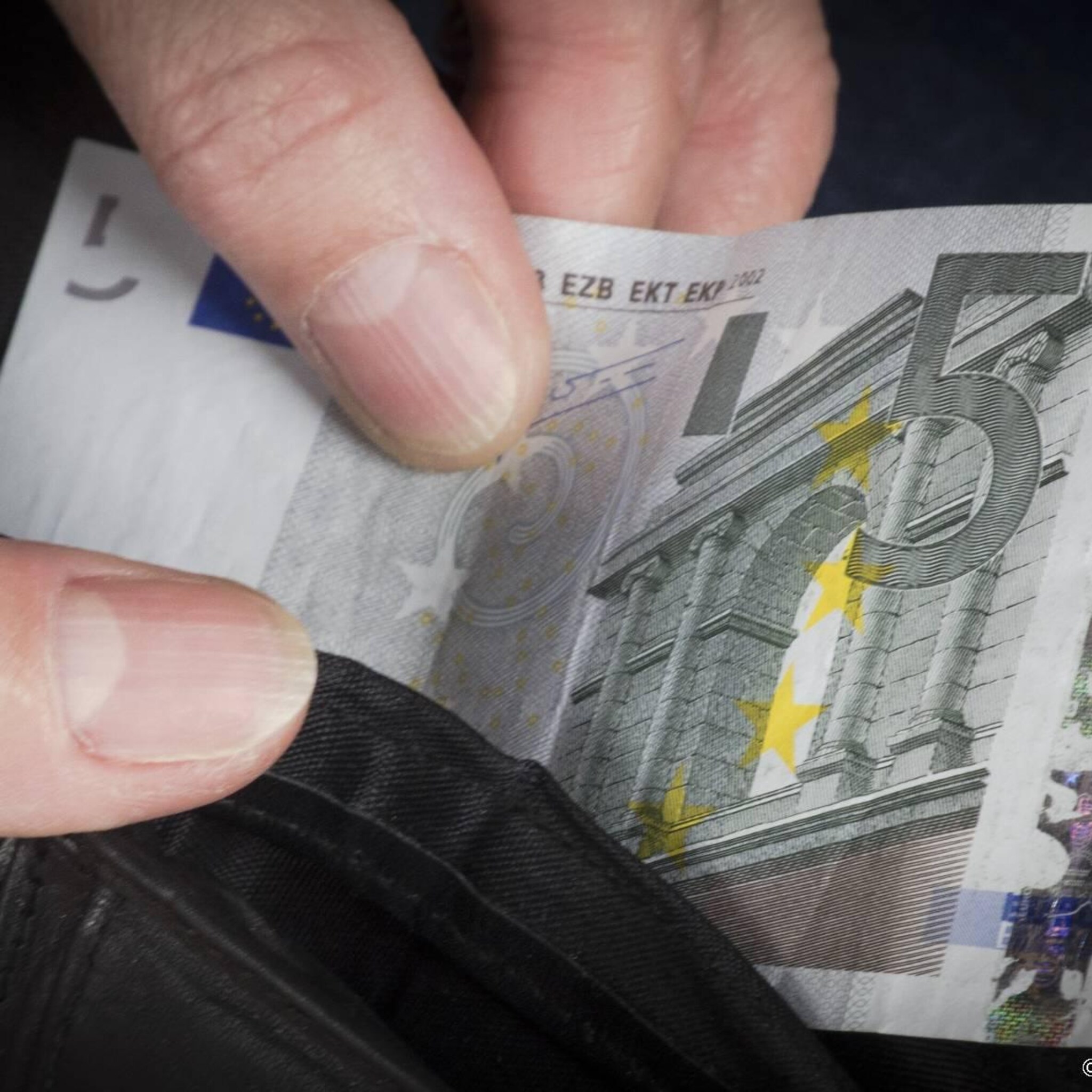 uitgaven huishoudens bezorgen duitse economie onverwachts groei